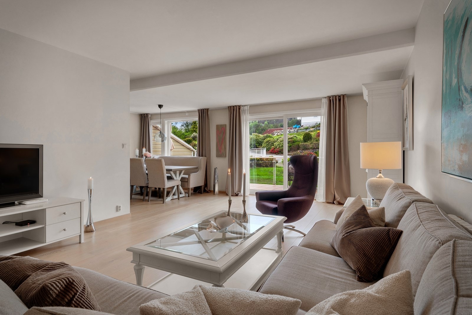 - Stuen måler 36,6m² - Galleribilde