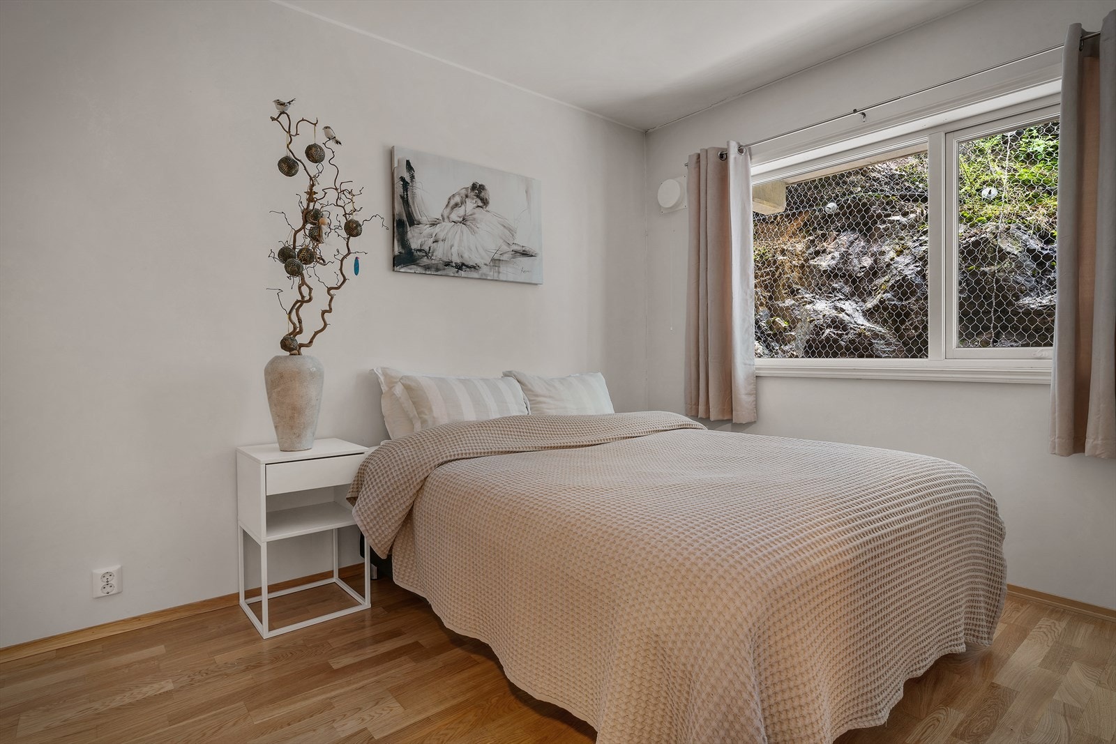 - Soverom 1 måler 10,9m² - Galleribilde