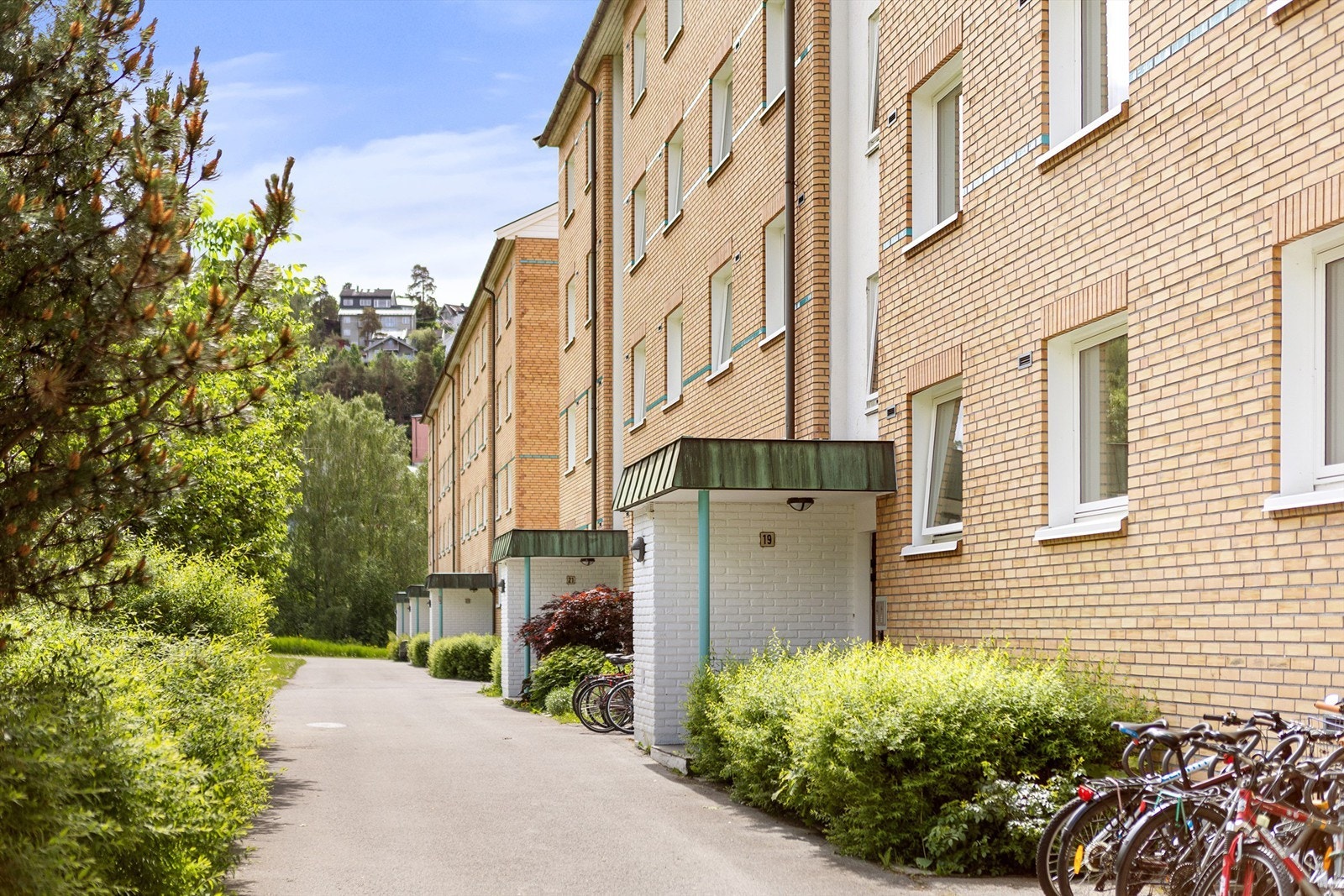 For beboere finnes det mulighet for leie av parkeringsplass i området. Galleribilde