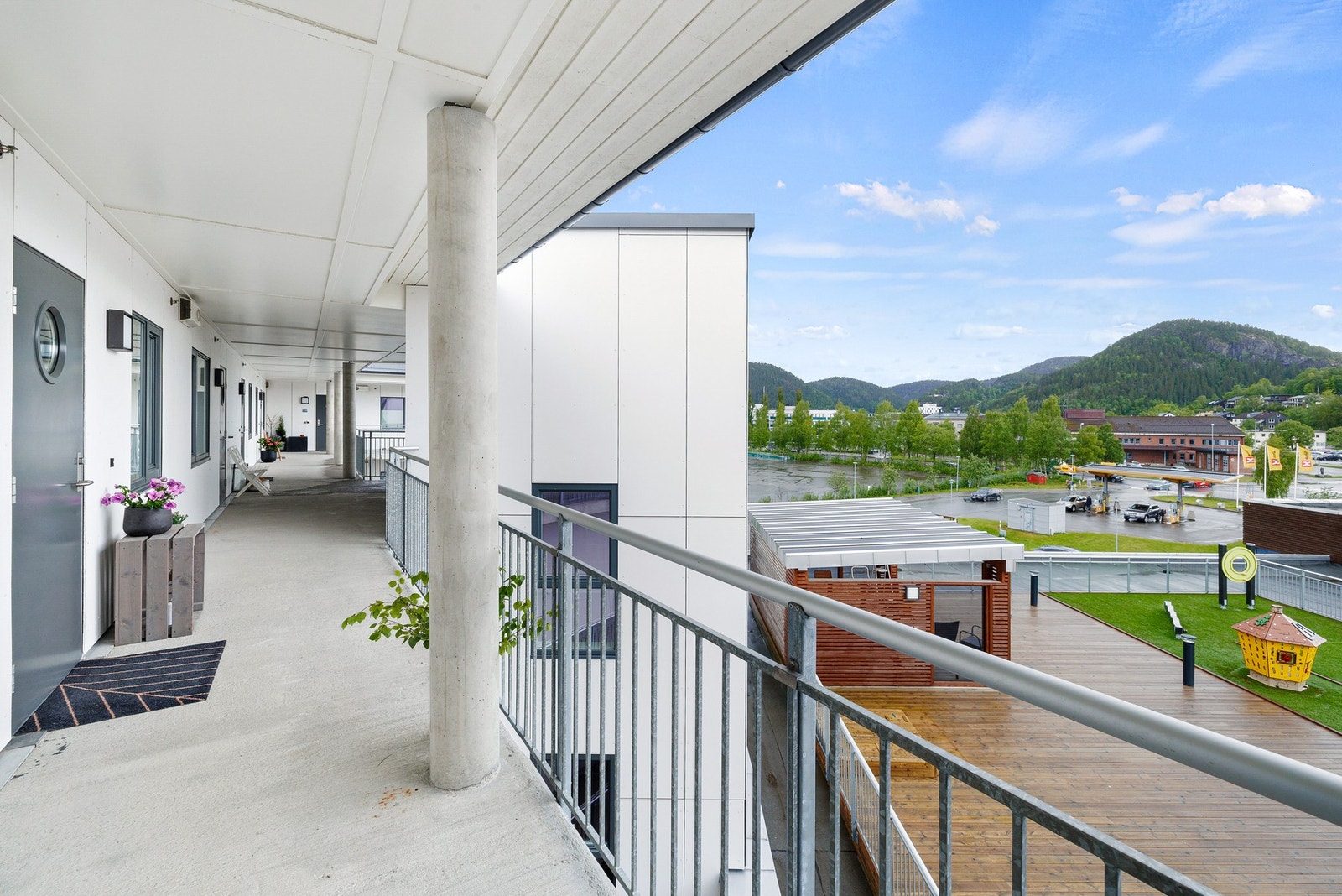 Takoverbyd svalgang Galleribilde