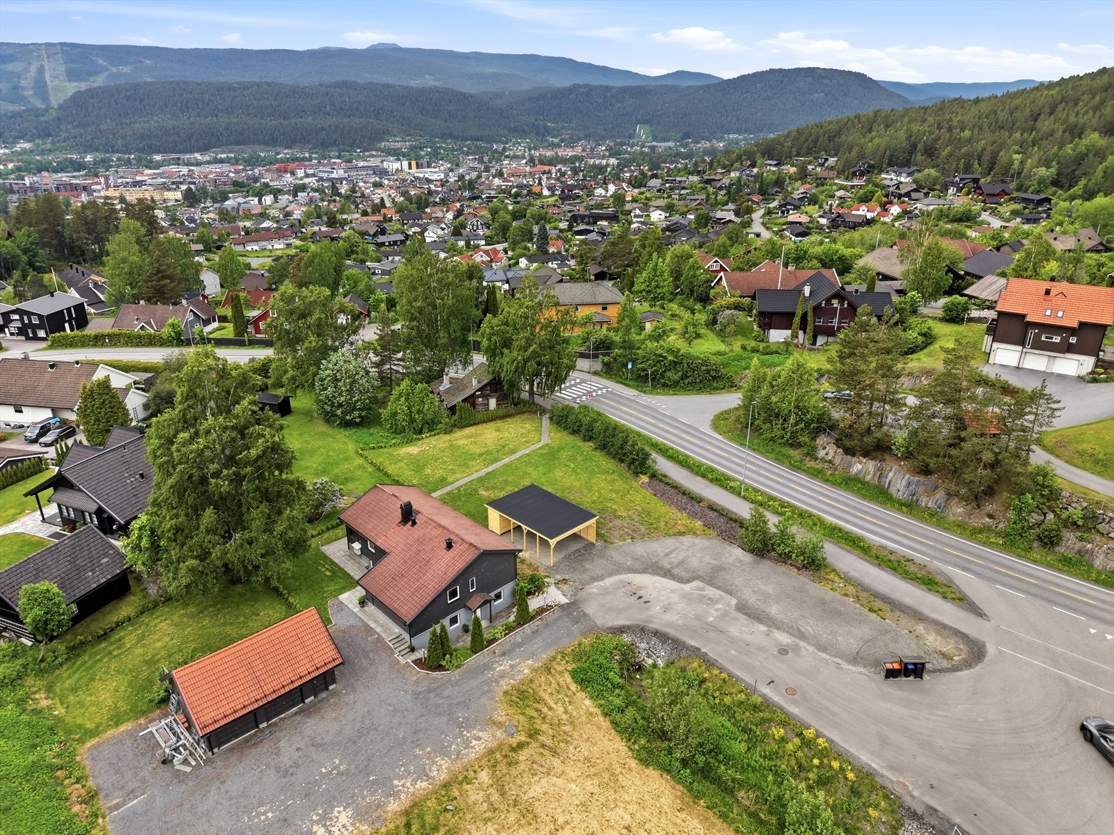 Stor tomt på ca. 1,4 mål Galleribilde