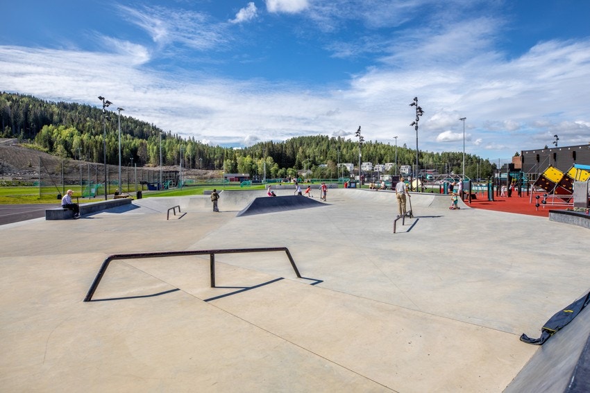 Skateområde ved idrettsparken. Galleribilde