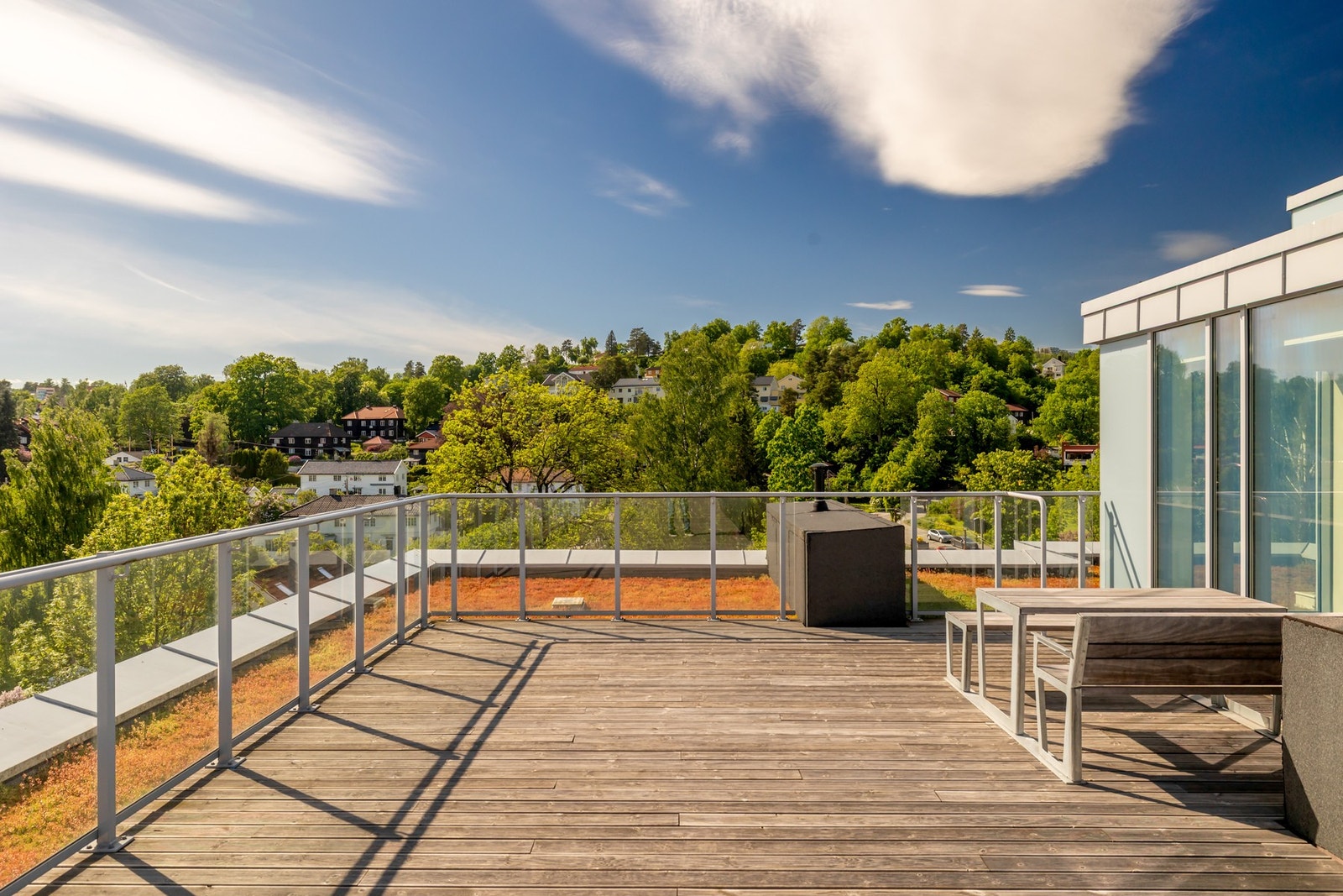 Sameiet har en felles takterrasse med flott utsyn og sol fra morgen til kveld Galleribilde