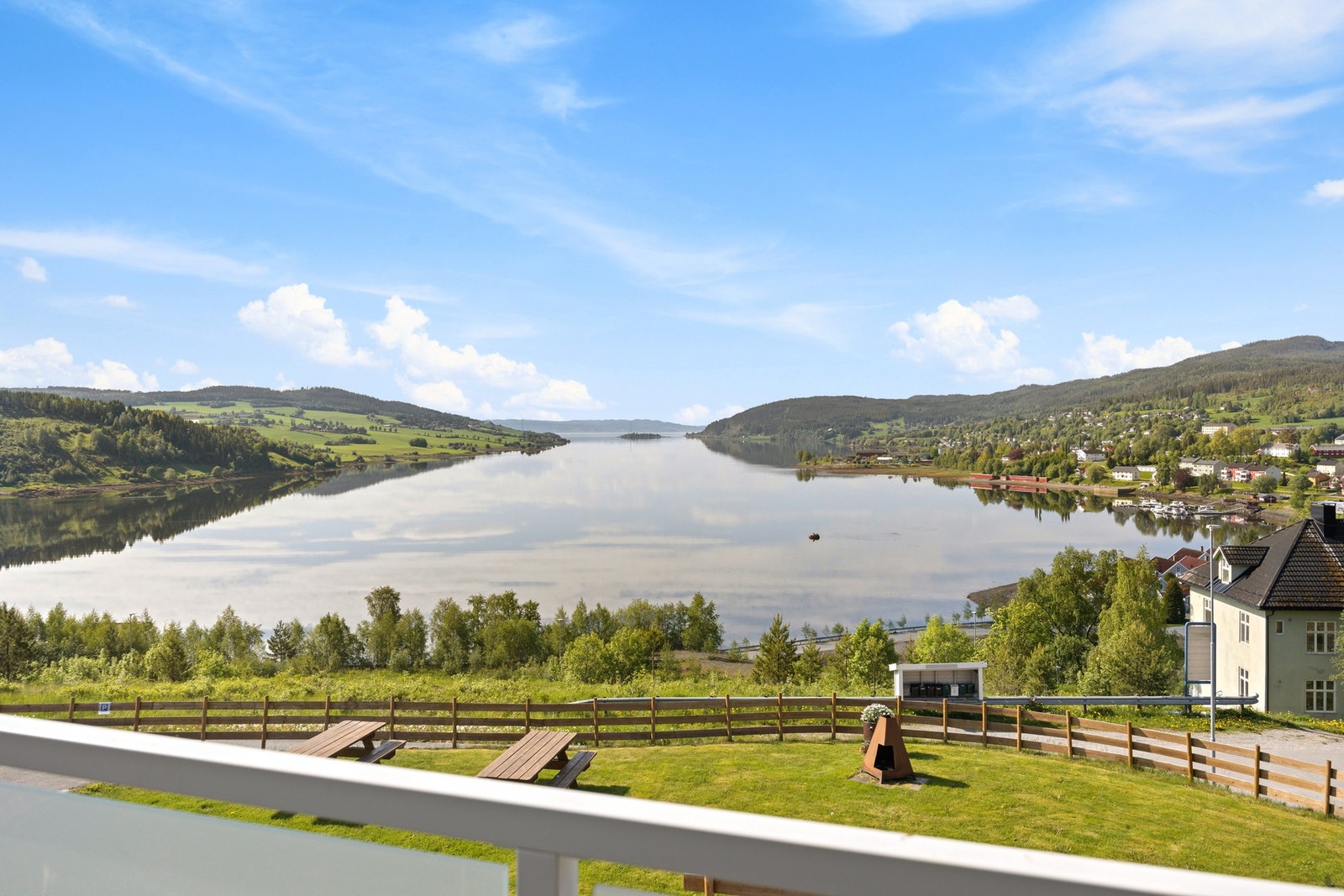 Leiligheten kan nyte en fabelaktig utsikt over fjorden! Galleribilde