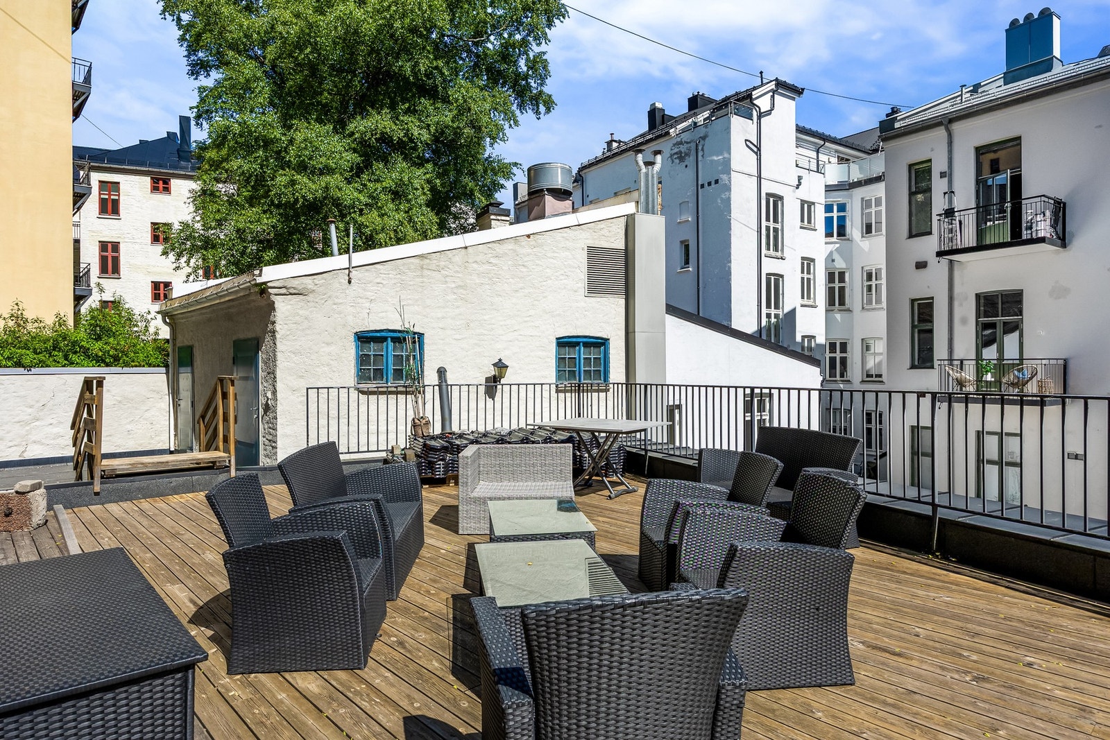 Felles uteplass Galleribilde