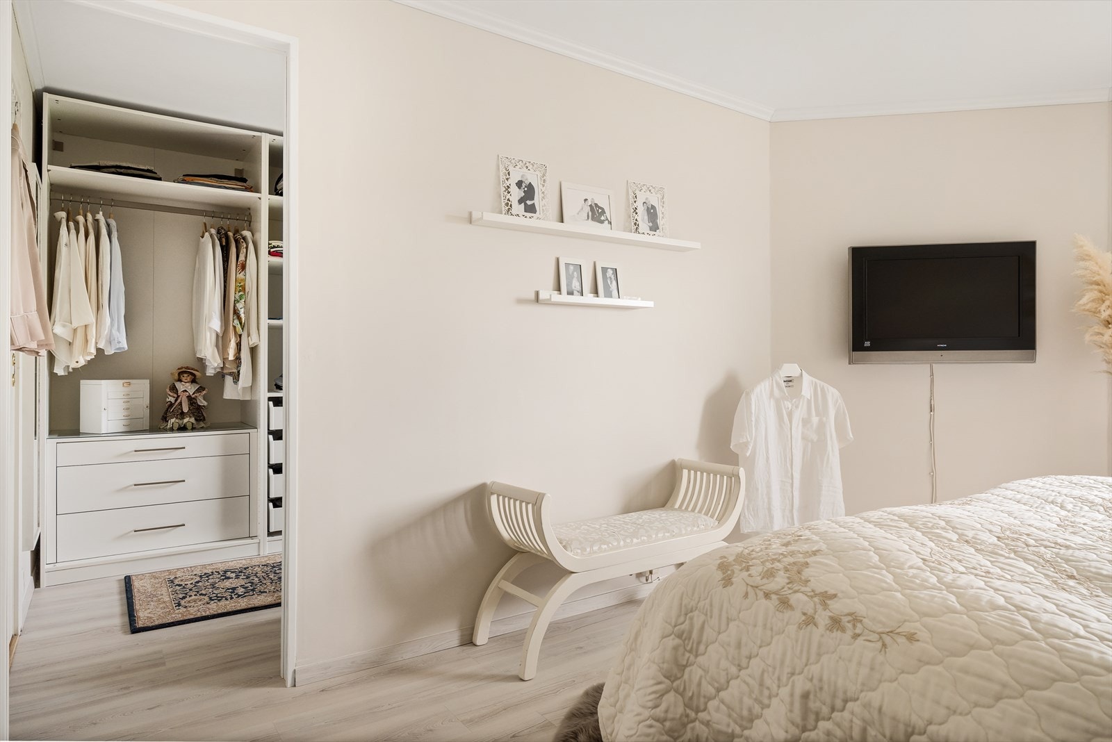 Adkomst til walk-in garderobe Galleribilde