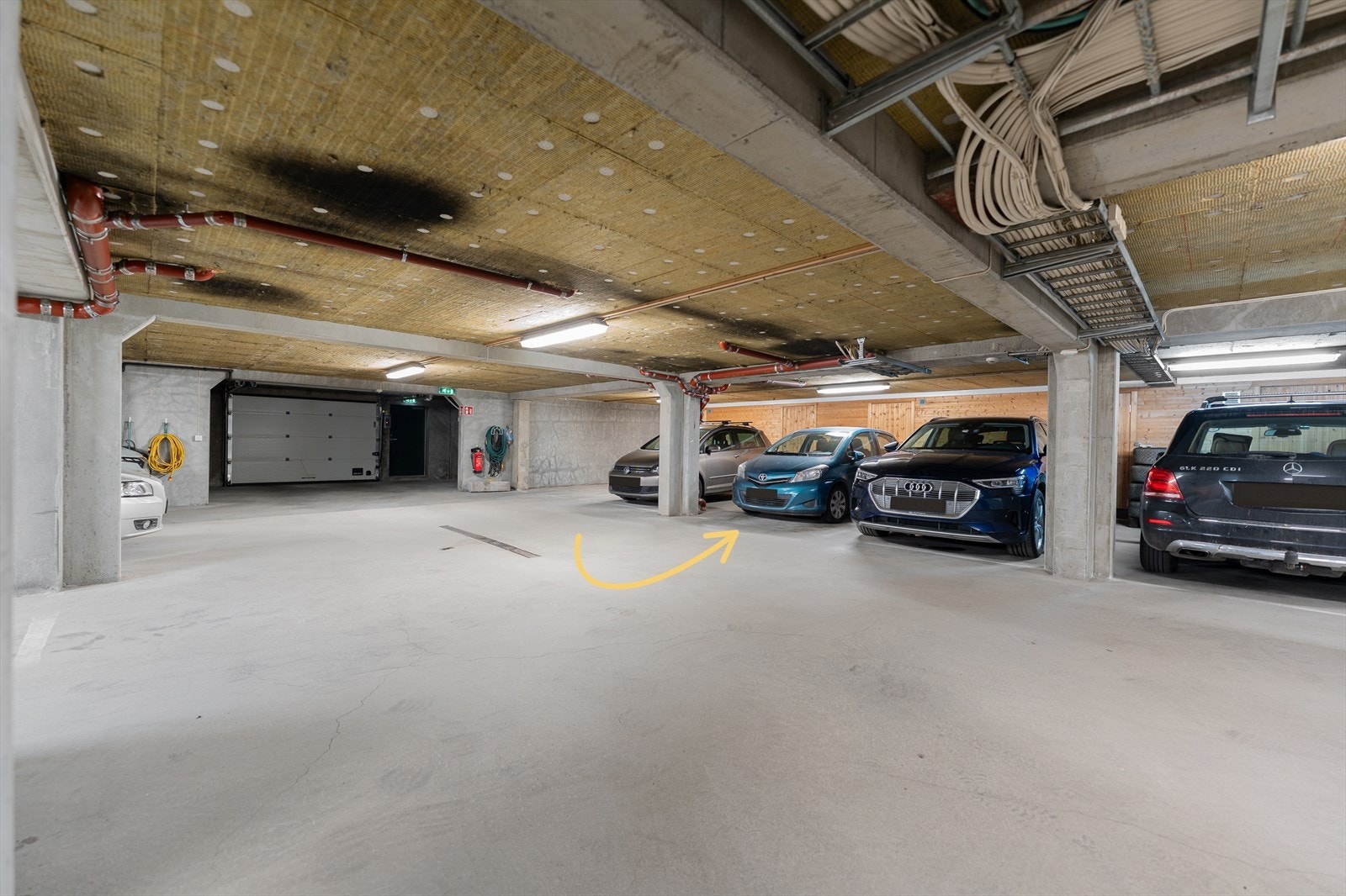 Egen parkering i garasjeanlegg Galleribilde