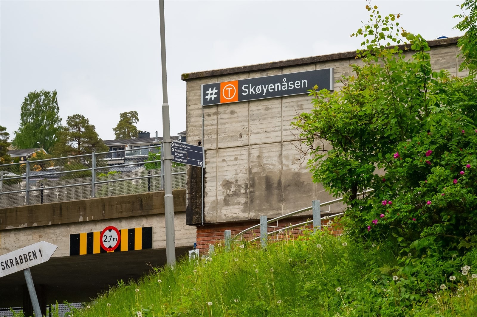 Her har du tilgang på t-bane med forbindelse til sentrum rett i nærheten av leiligheten. Galleribilde