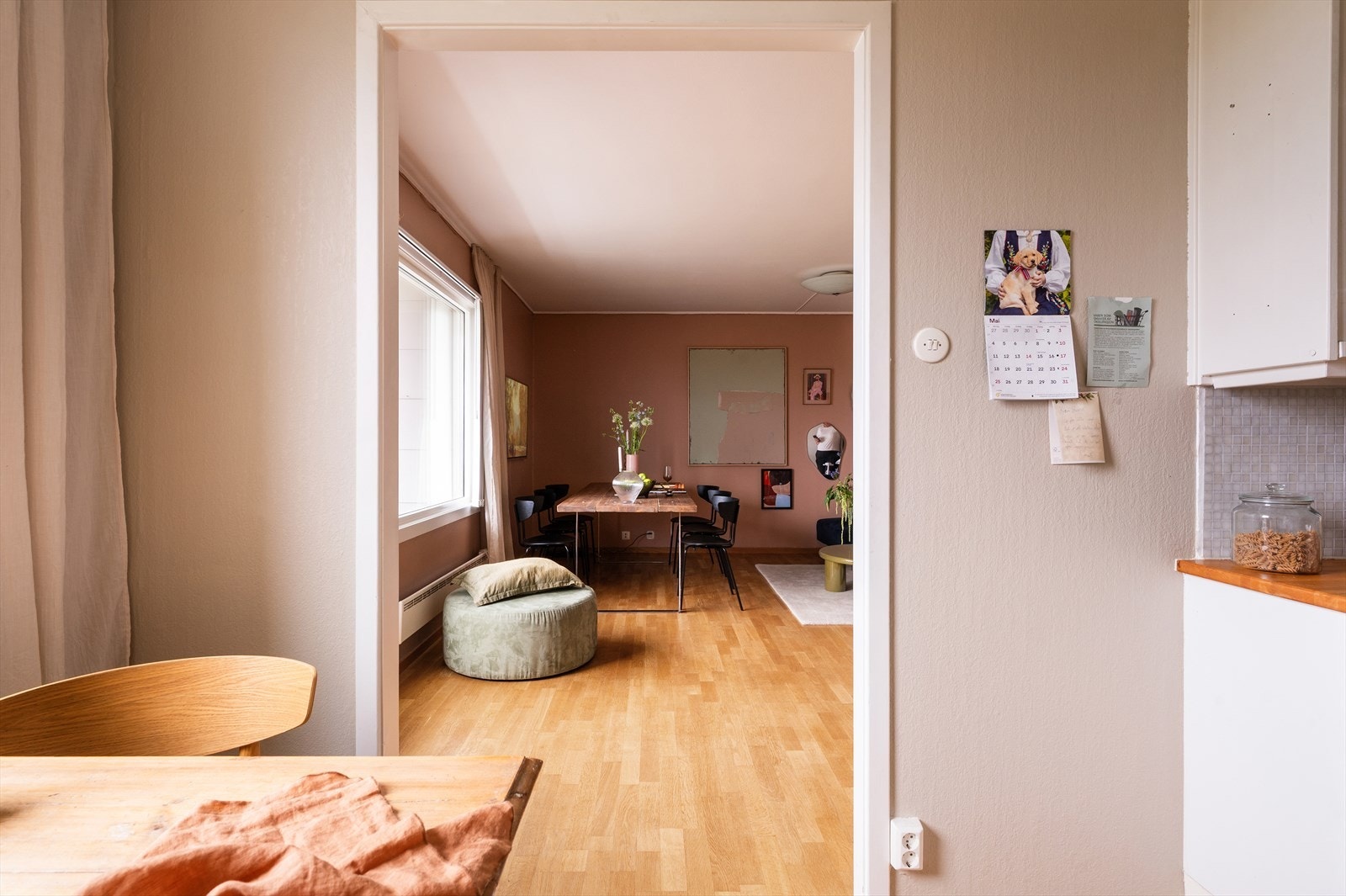 Her er det muligheter for å sette inn dør om man ønsker en enda mer skjermet stue/kjøkkenløsning. Galleribilde