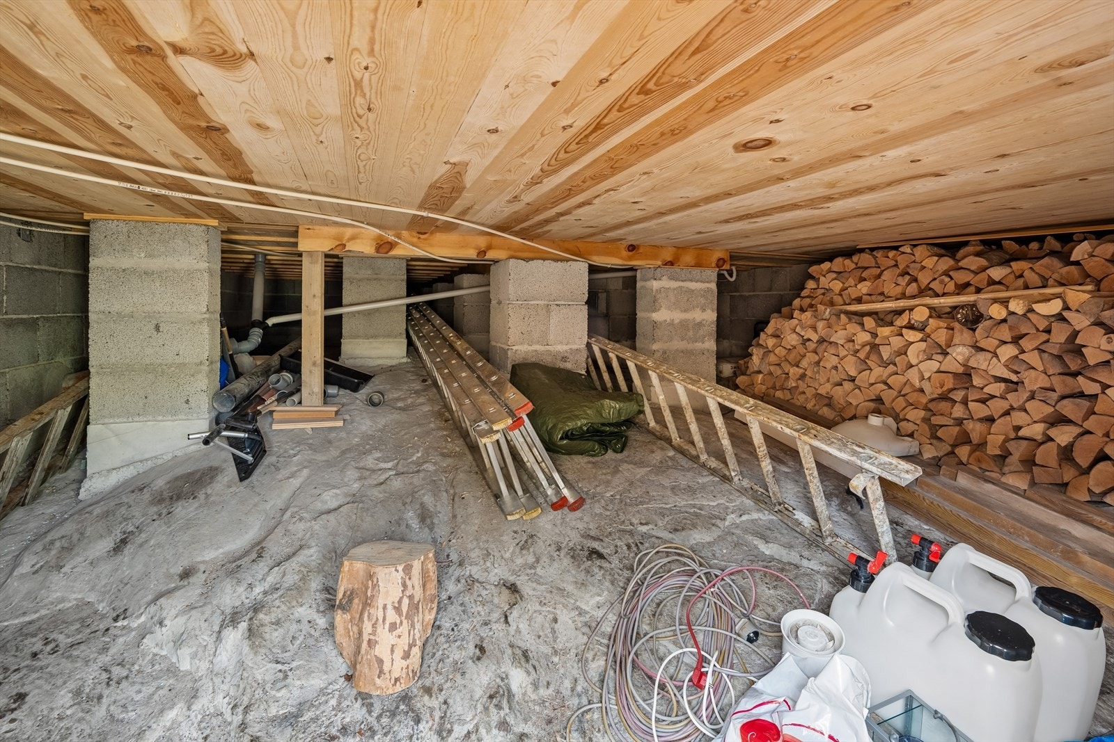 Krypkjeller til lagerplass Galleribilde