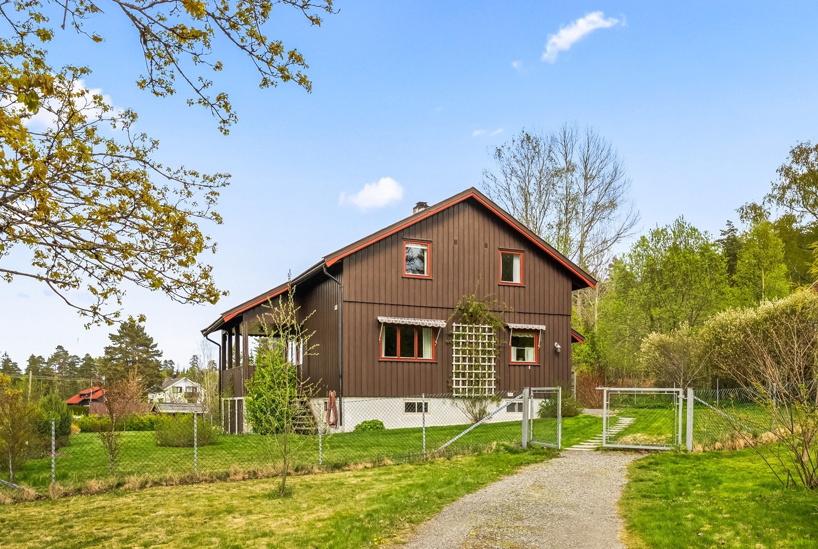 Velkommen til Skjelfossveien 191 presentert av Eiendomsmegler 1 v/Sonia Tajdus Galleribilde
