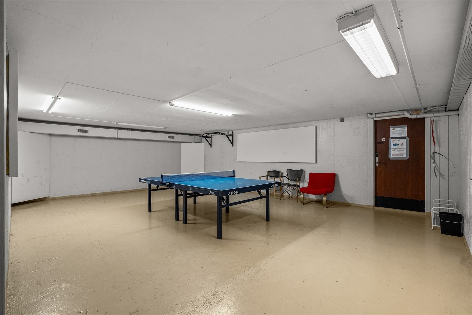 Bordtennisrom. Galleribilde