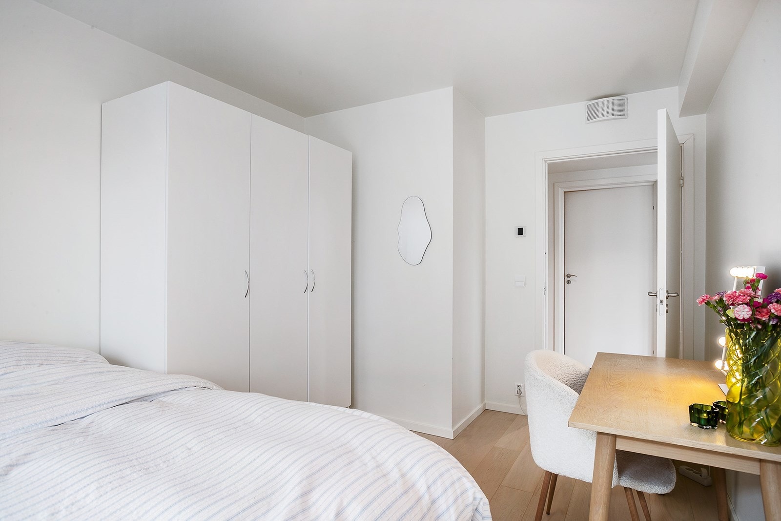 Balansert ventilasjon på soverommene sikrer et godt og behagelig inneklima. Galleribilde