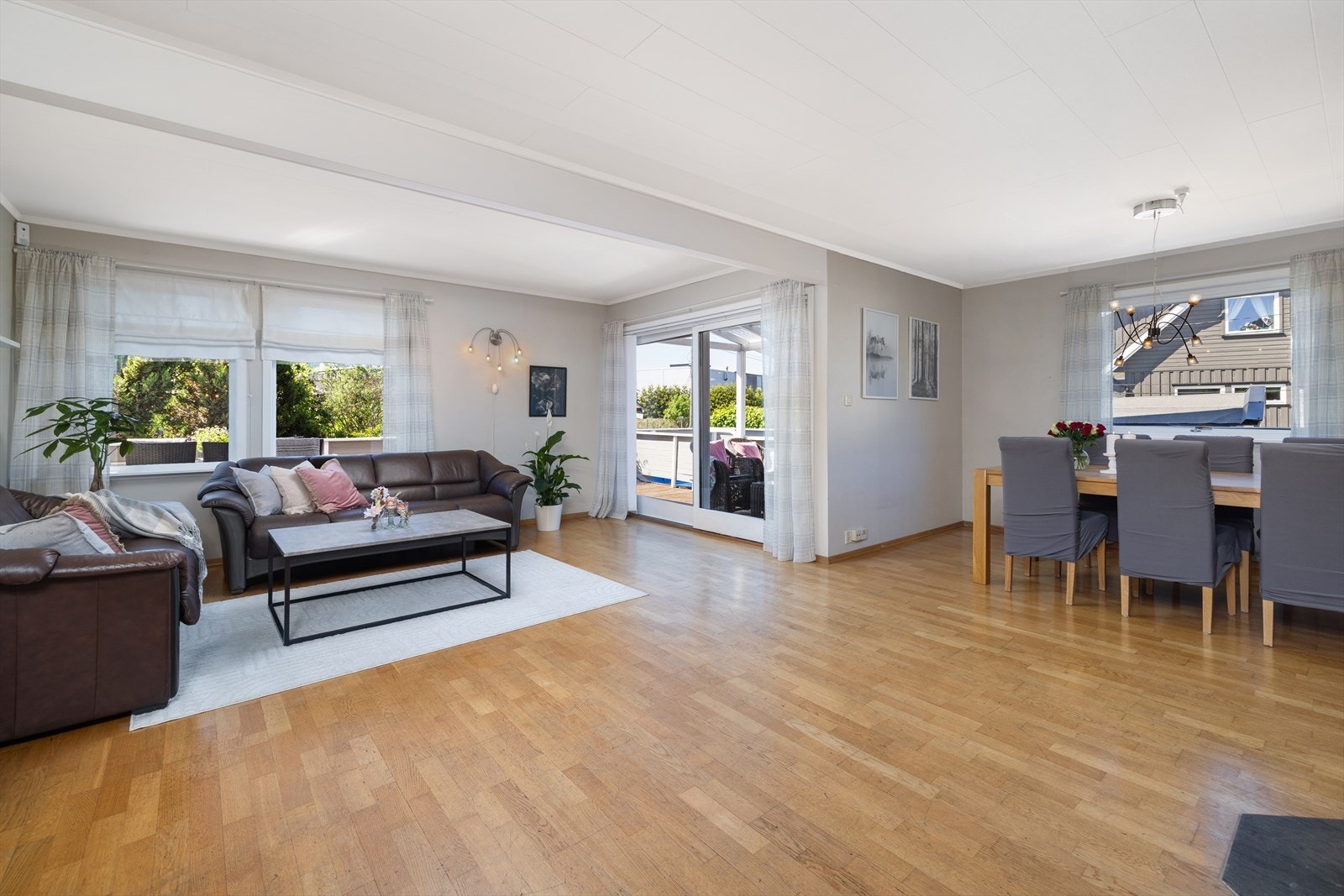 Lyst og pent Galleribilde