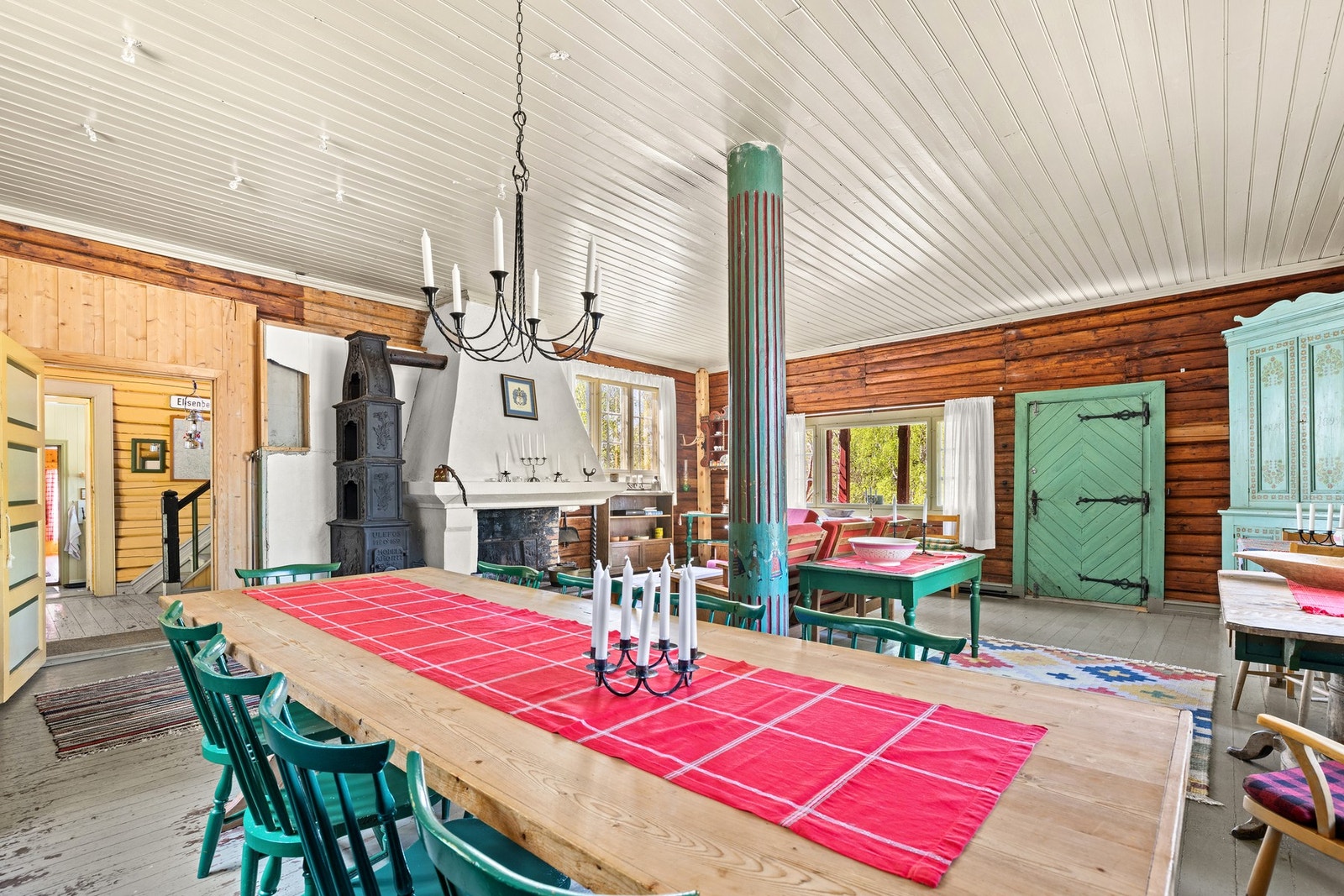 De gode vindusflatene slipper inn godt med dagslys og gir flott kontakt med naturen utenfor. Galleribilde