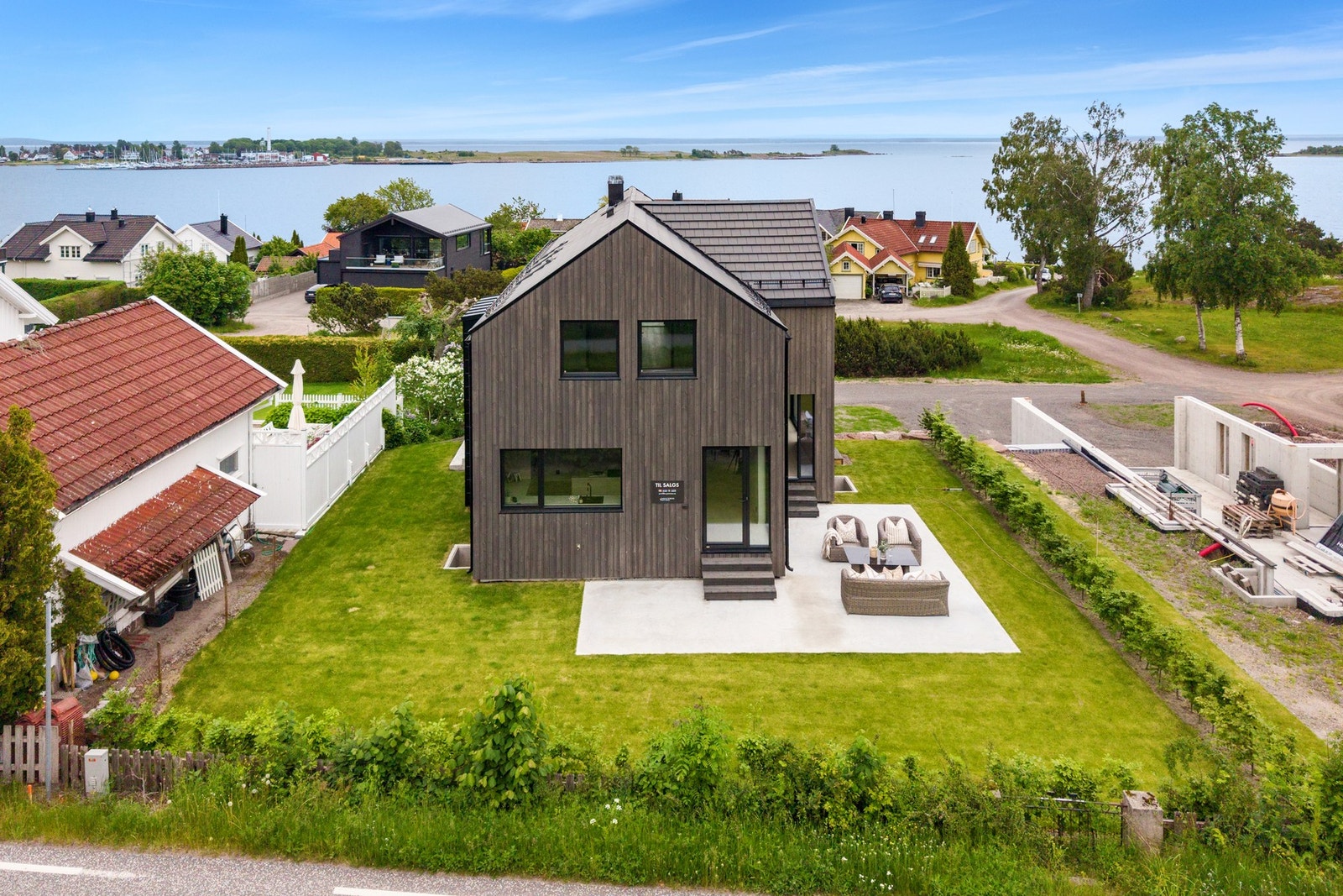 Eiendommen grenser til friområde mot syd og øst Galleribilde