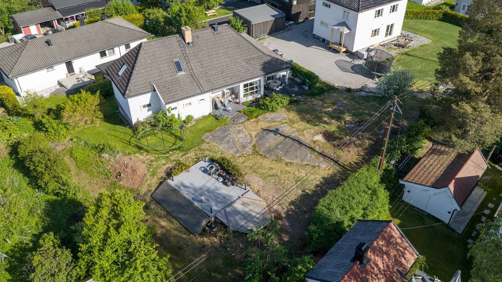 Her får du en eiet tomt på 651 m², regulert for frittliggende småhusbebyggelse. Galleribilde