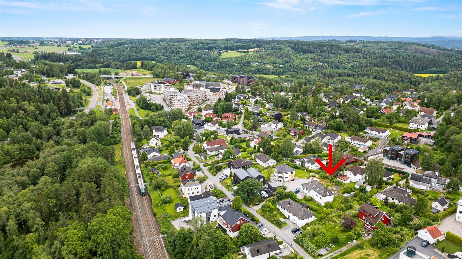 Området byr på et rikt tilbud for barn og unge, med idrettsplass, speider og det nye Langhusbadet. Galleribilde