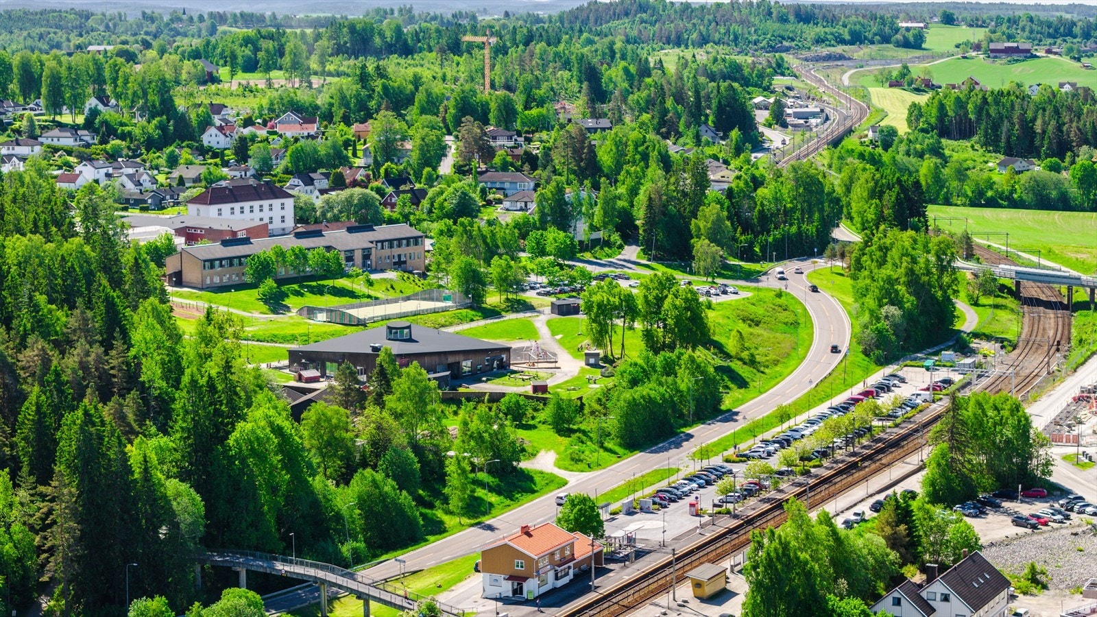 Effektiv reisevei til Oslo sentrum på ca. 12 minutter med ekspresstoget fra Ski stasjon. Galleribilde
