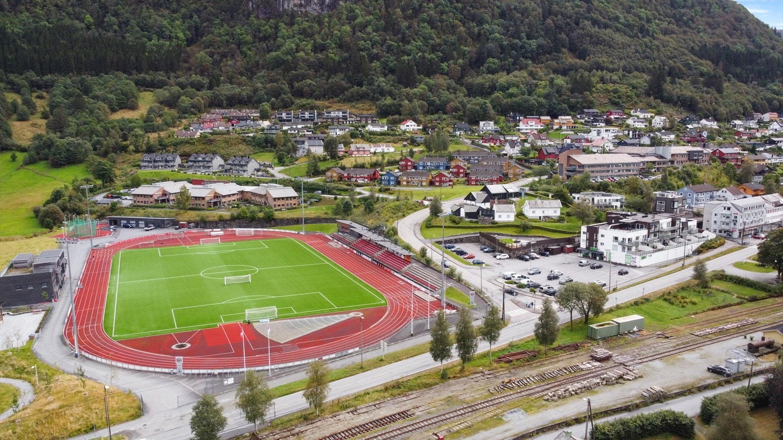 Arna idrettspark ligger like ved Galleribilde