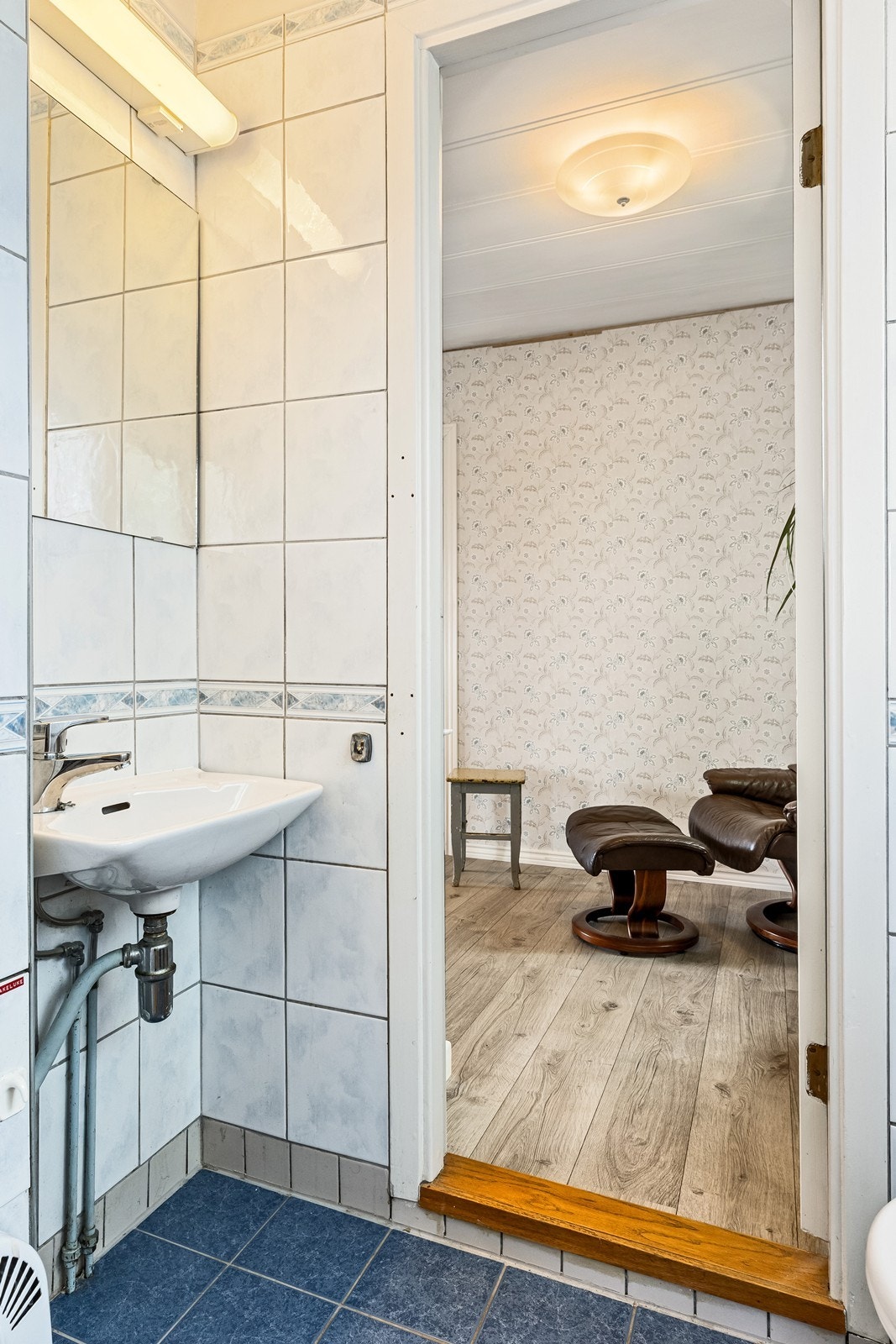 Toalettrom. Galleribilde