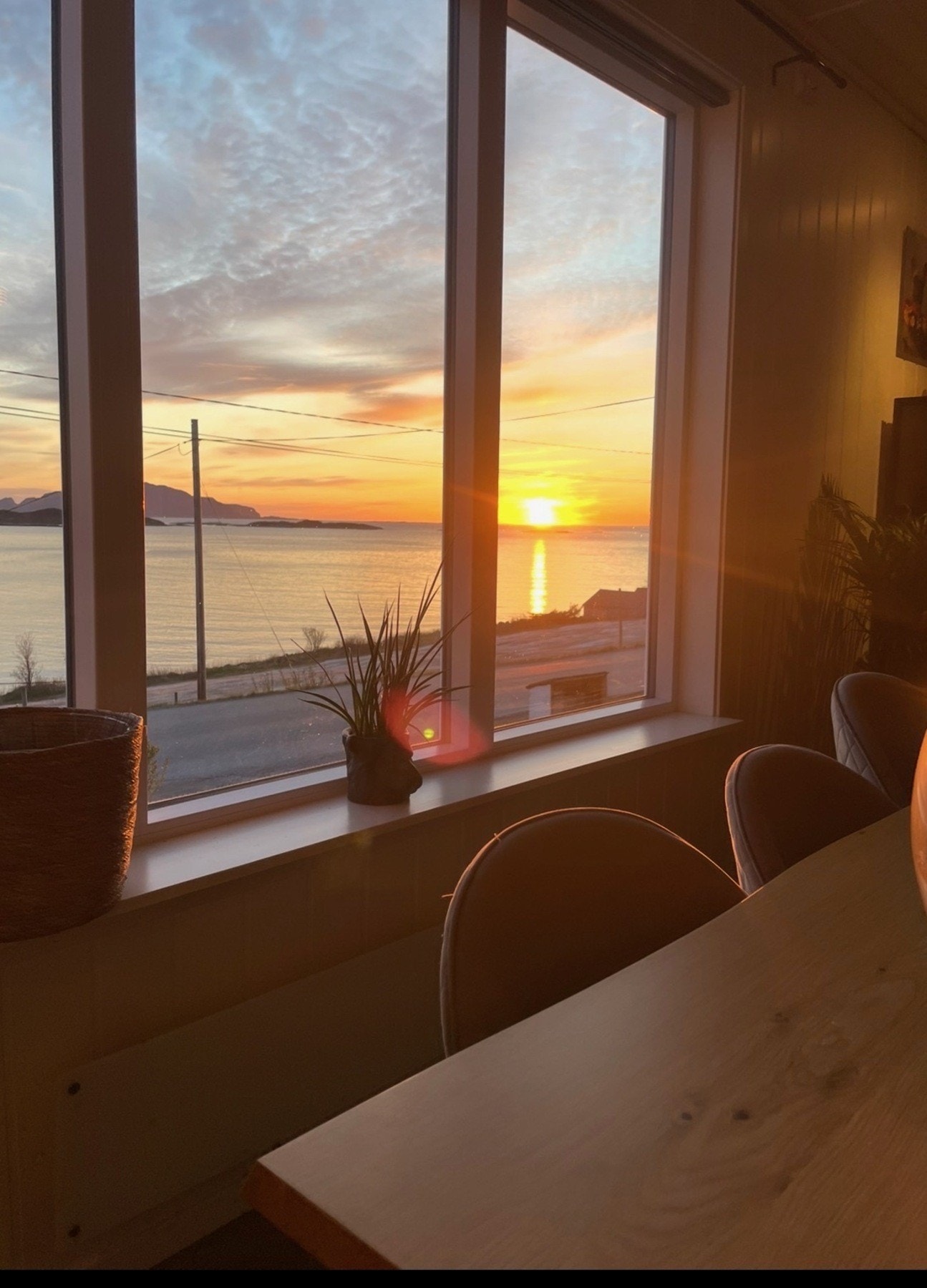 Solnedgang tatt av selger, mer magisk får du det ikke! Galleribilde