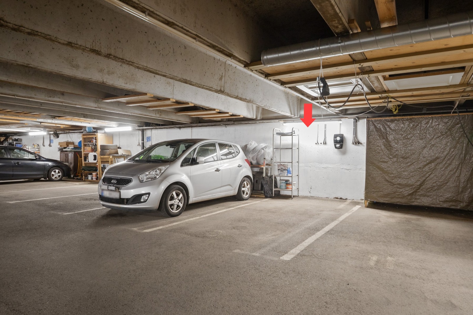 Boligen disponerer parkeringsplass i felles garasjeanlegg, som gir enkel og trygg parkering året rundt. Galleribilde