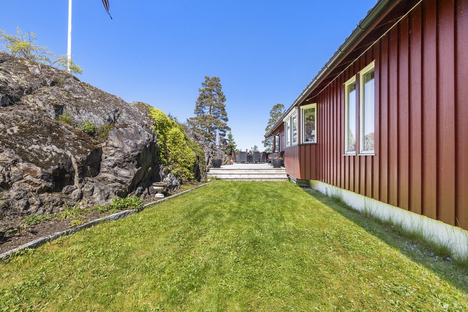De grønne og frodige uteplassene er bare et av denne eiendommens høydepunkter. Galleribilde