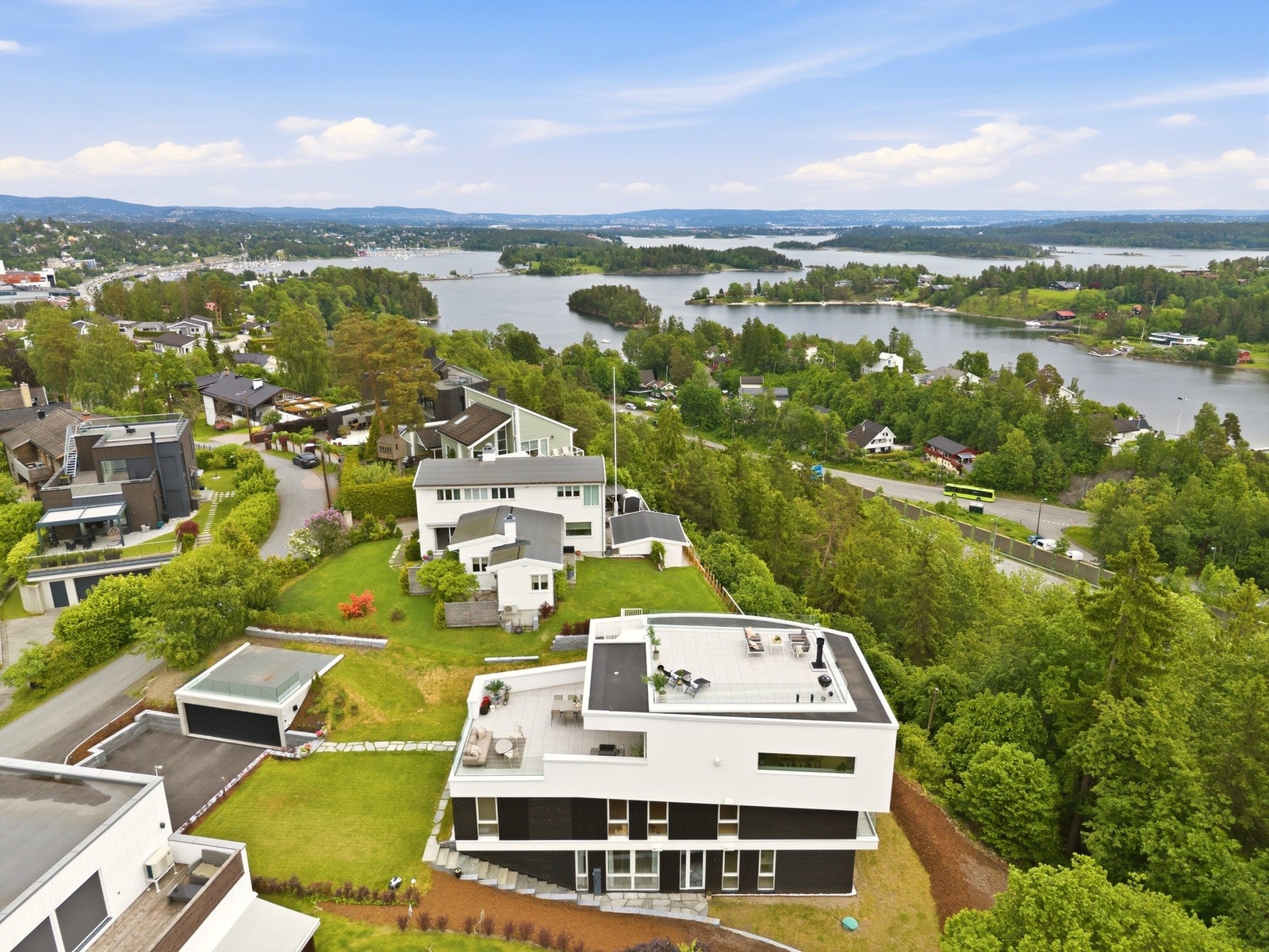 Her bor du fredelig og skjermet med kort vei til alt Sandvika har å by på. Galleribilde