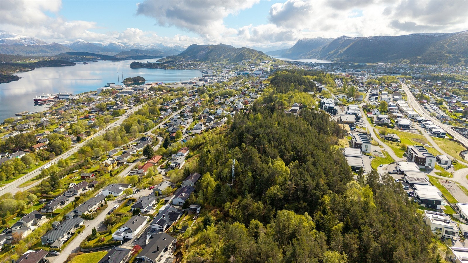 Området byr på flotte tur- og rekreasjonsmuligheter, blant annet på Åsemulen. Galleribilde