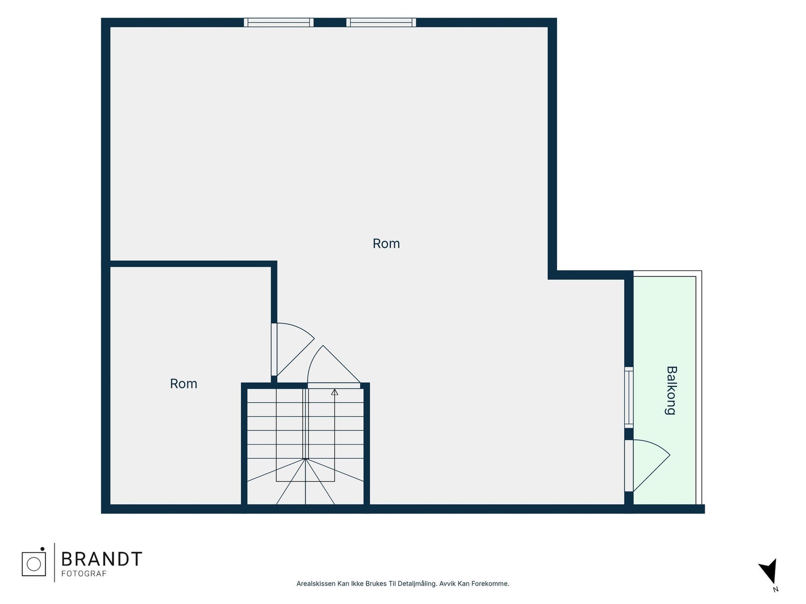 Boligen har også et uinnredet loft på 56,9 m² med egen balkong og gode utviklingsmuligheter. Galleribilde