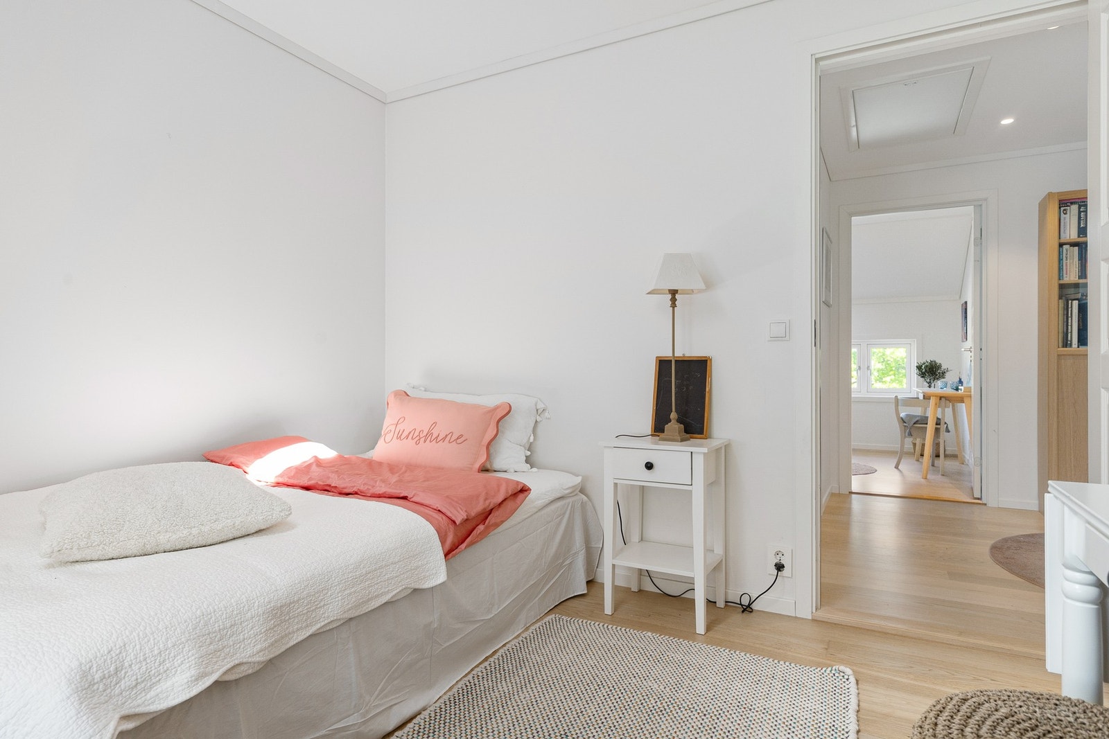 Praktisk plassert i tilknytning til boligens øvrige rom i 2. etasje. Galleribilde