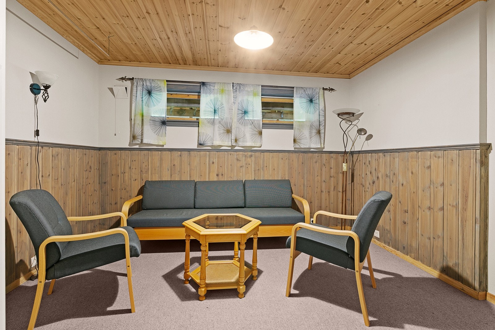Kjellerstue - Kjellervindu i kjellerstue tilfredsstiller ikke dagens krav til rømning og lysforhold. Galleribilde