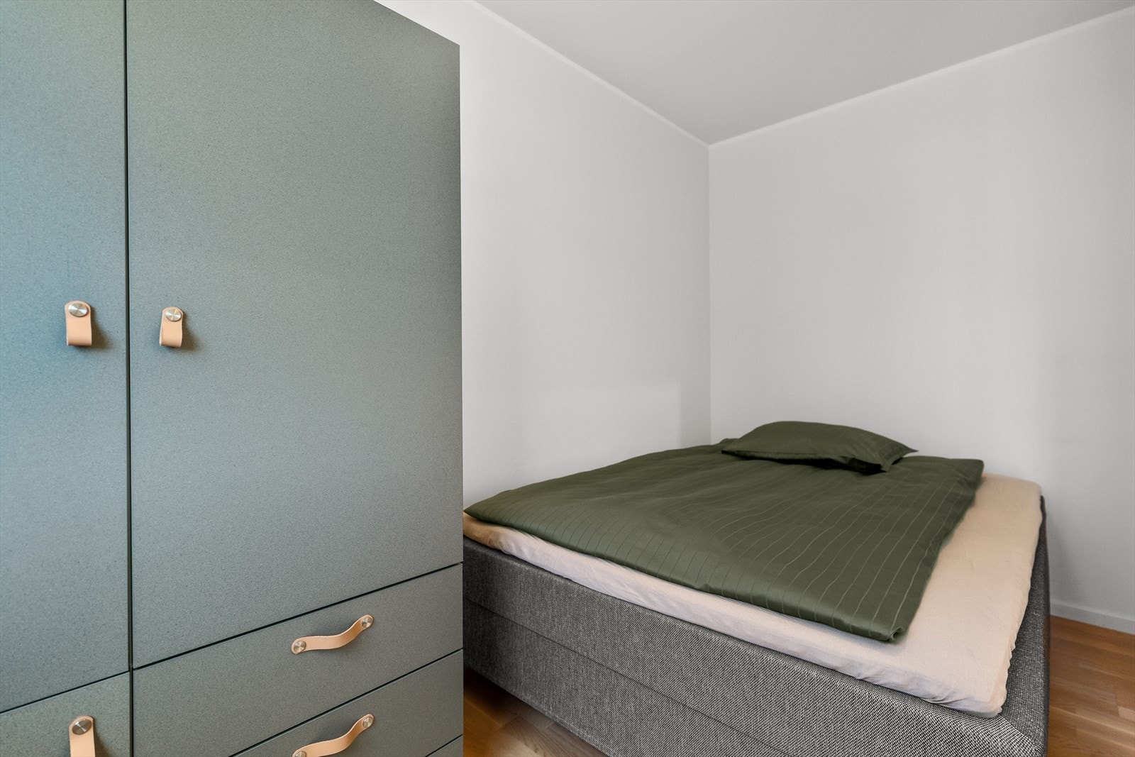Soverom 2 er godt utnyttet og har plass til dobbeltseng. Galleribilde