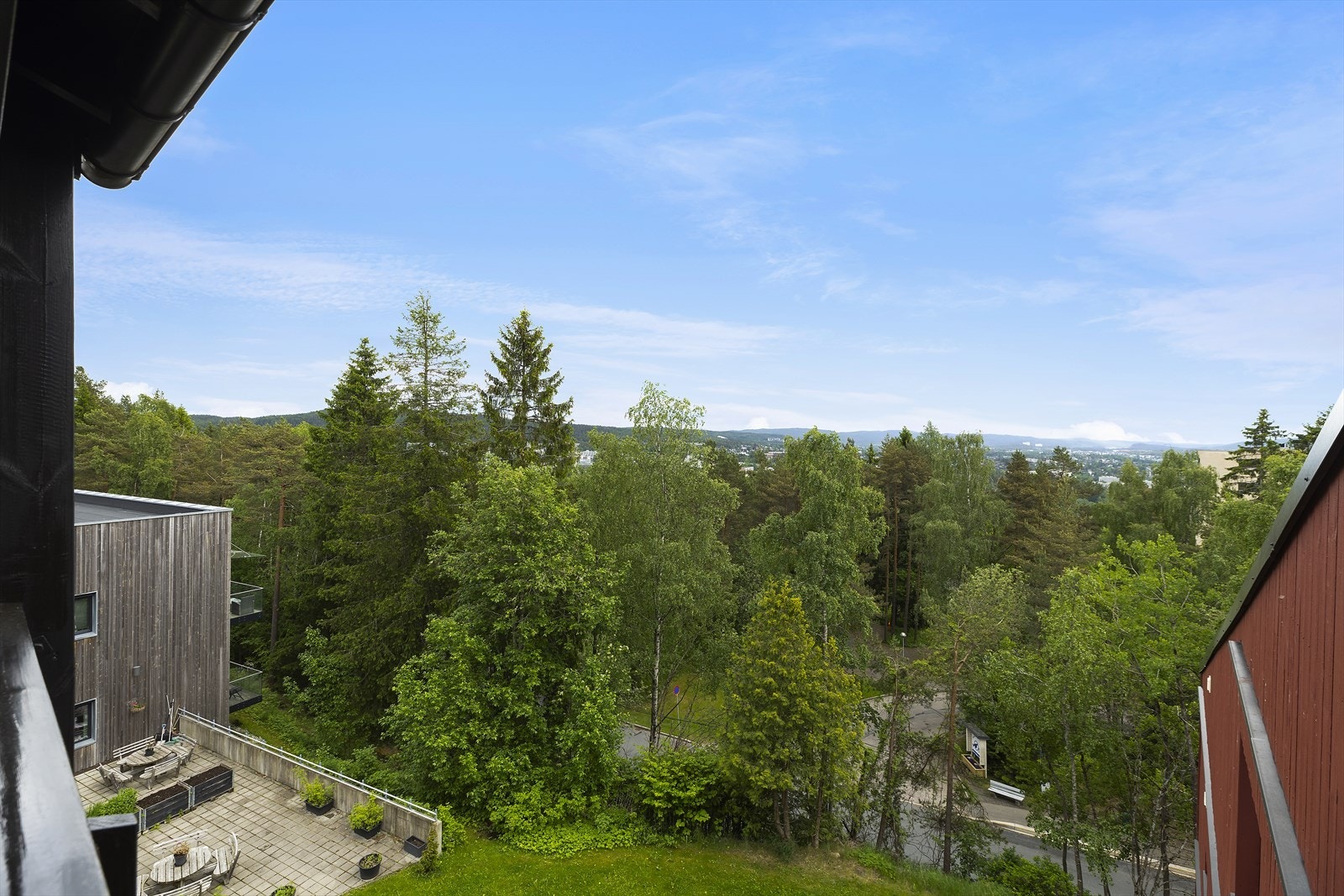 Bred og langstrakt utsikt utover Groruddalen. Galleribilde