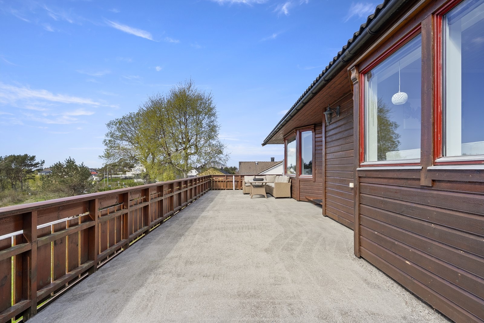 Ein stor terrasse på 50 m². Galleribilde