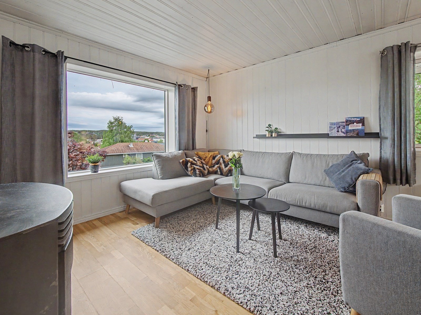 Lyst og koselig, med flott utsikt! Galleribilde