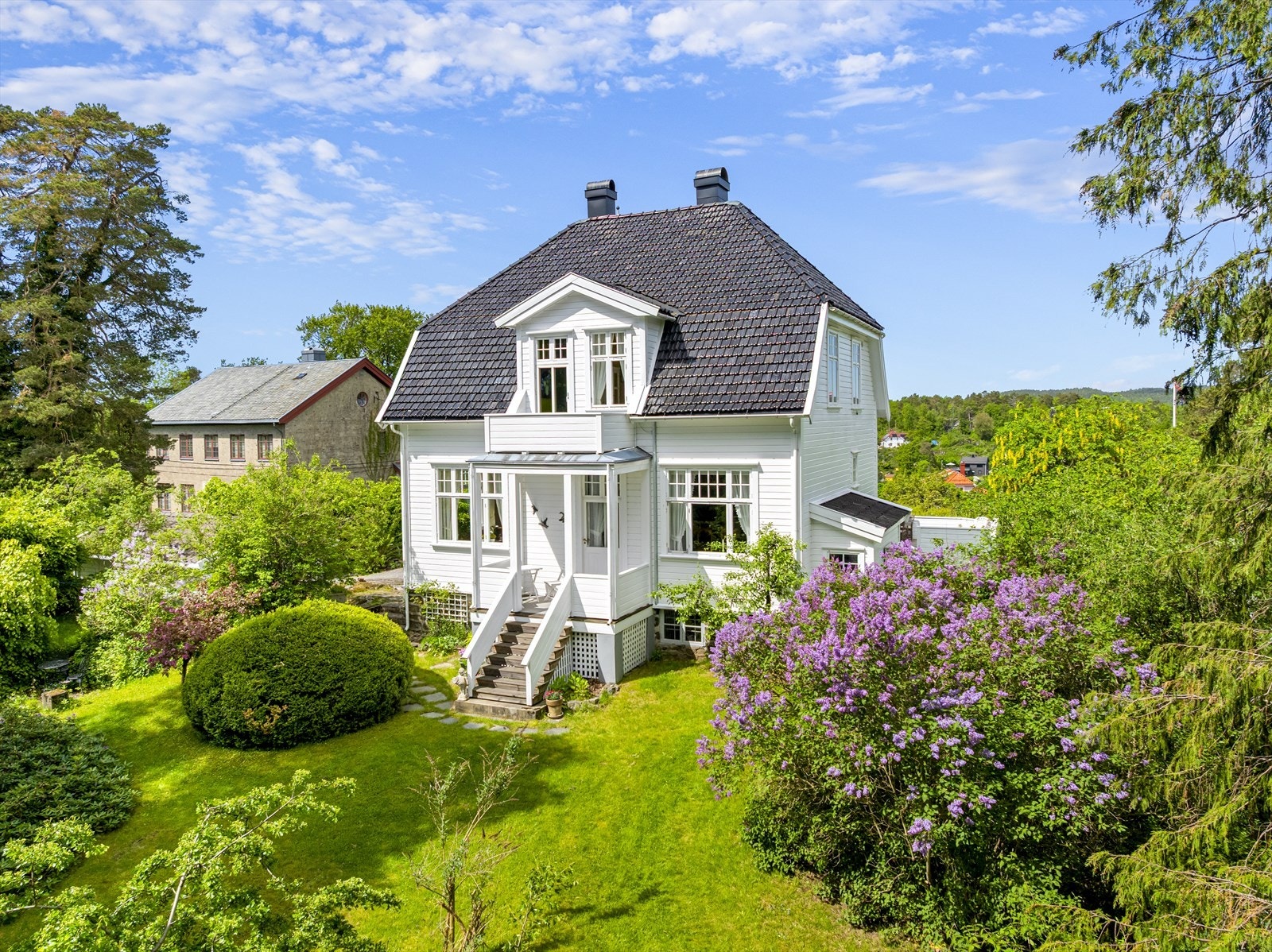 Nydelig hagetomt ved Klinkenberg, like ved sykehuset og med kort gangavstand til sentrum og alle funksjoner. Galleribilde