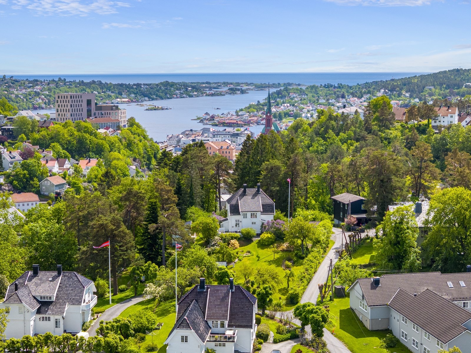 "Villa Haugen - En usjenert perle med meget sentral beliggenhet. Galleribilde