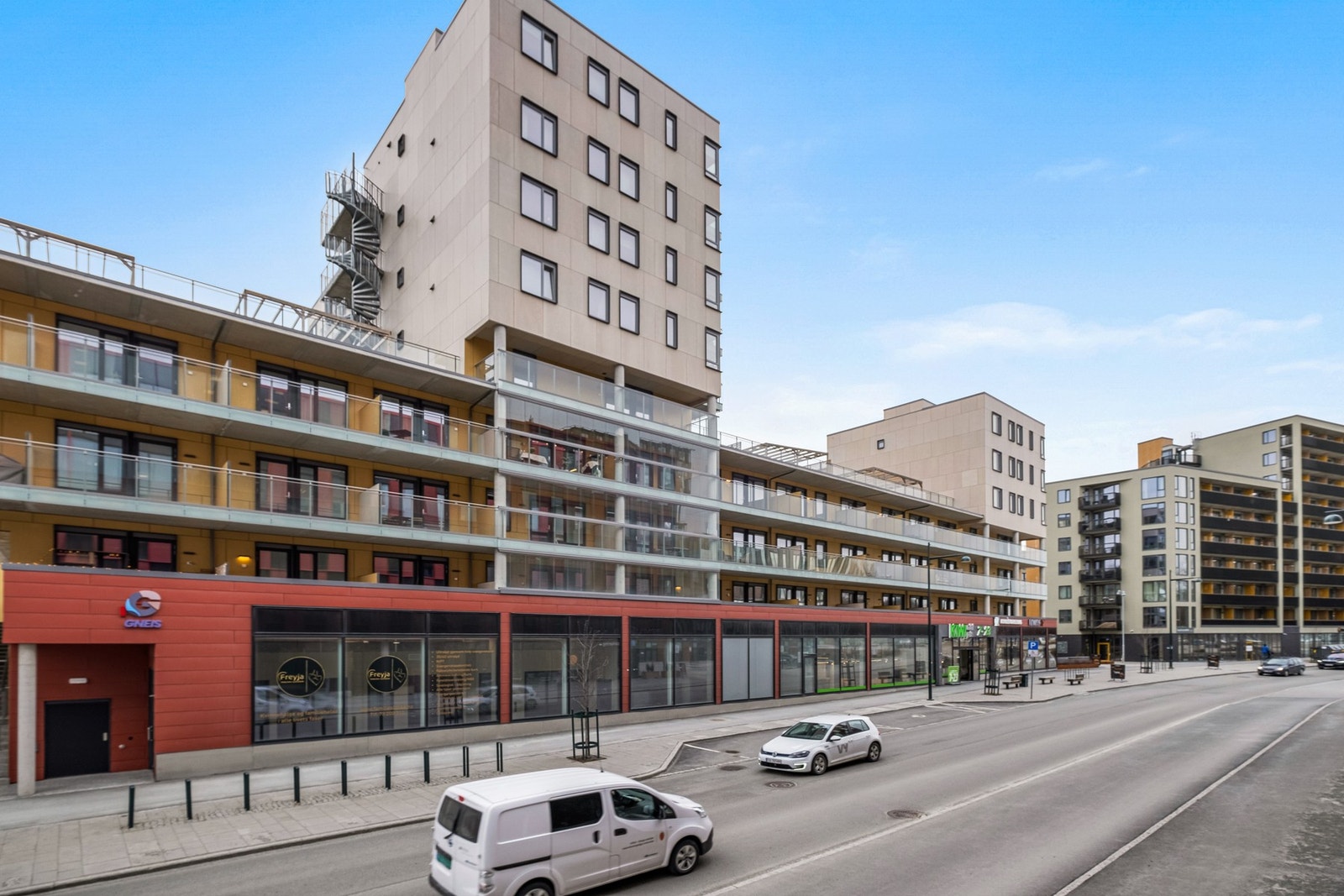 Svært gode bussforbindelser rett utenfor boligen Galleribilde