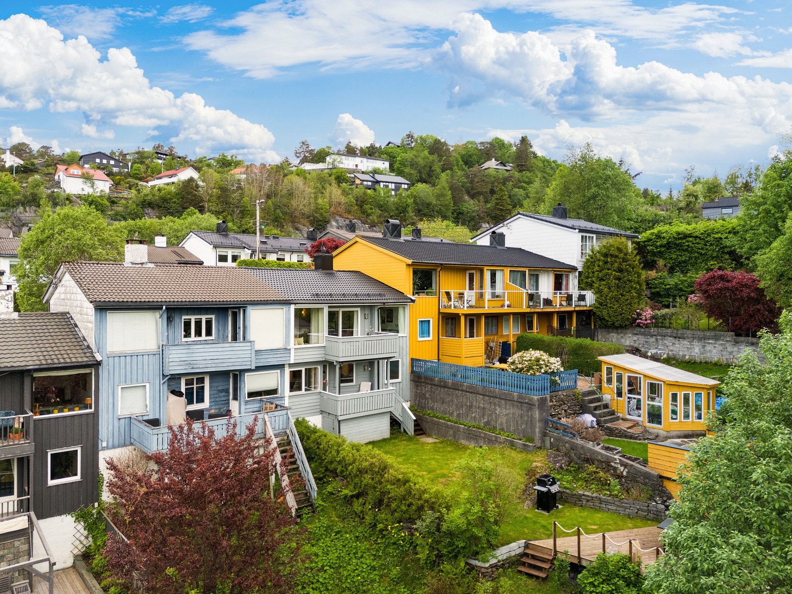 Boligen ligger fint til og vender mot friområde Galleribilde