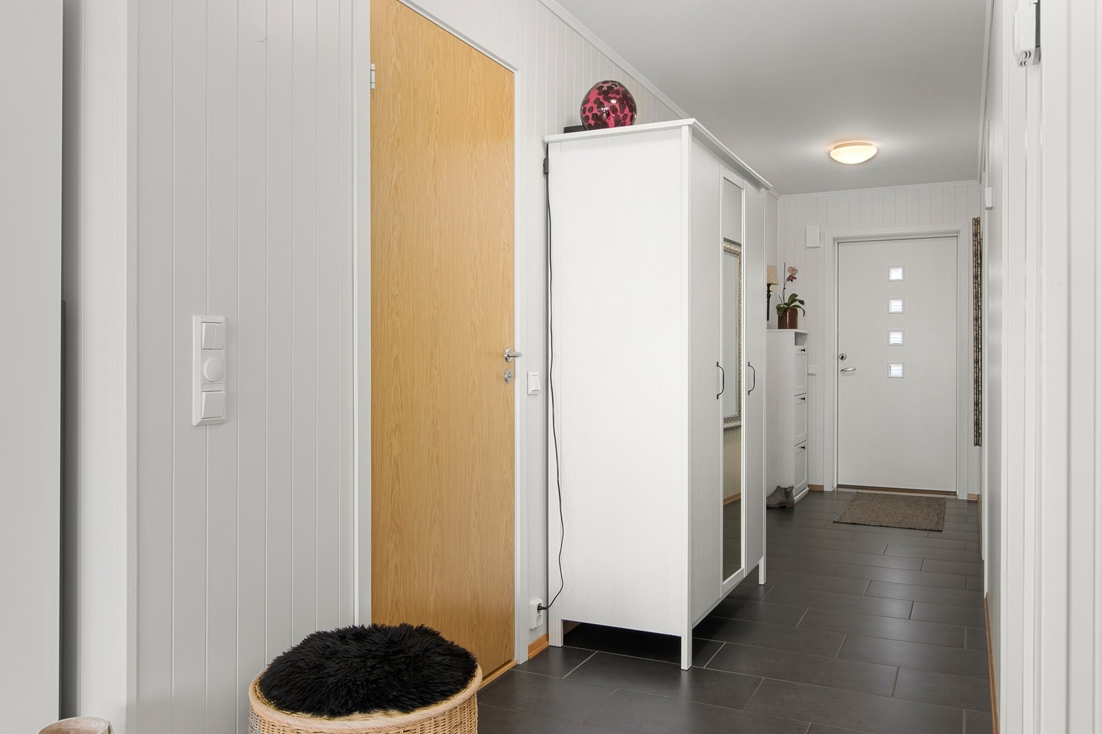 Flislagt gang med vannbåren varme. Galleribilde