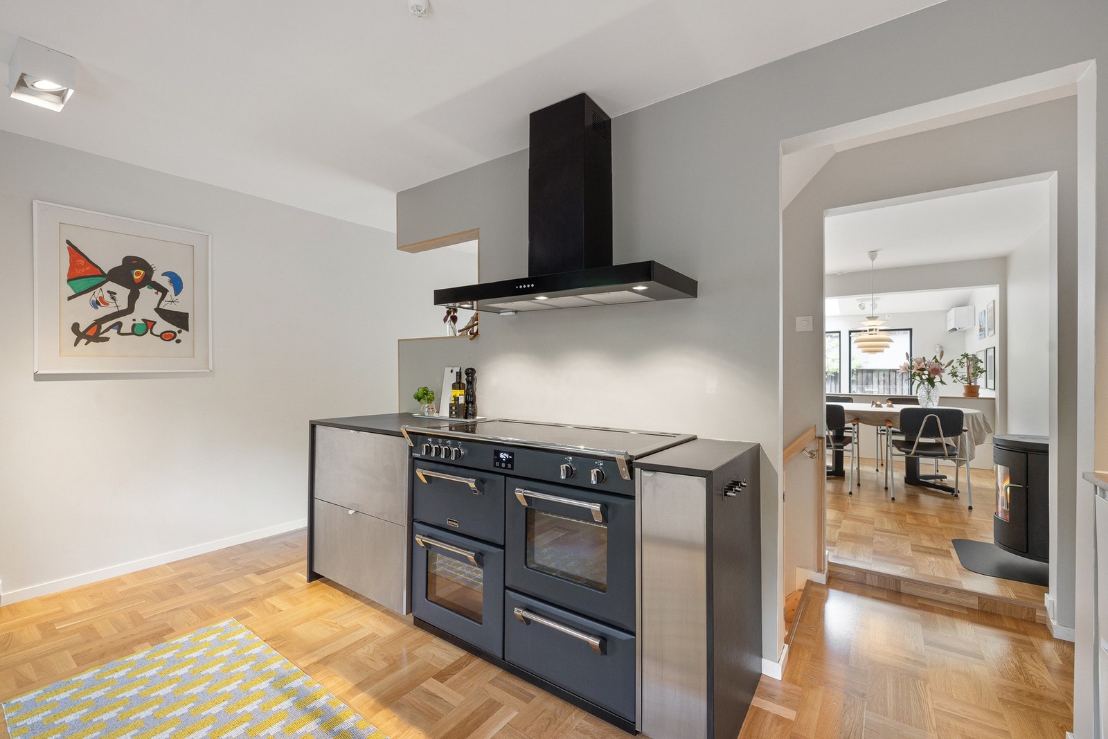 Her får du en vanvittig komfyr fra merket "Stoves" med induksjonstopp. Galleribilde