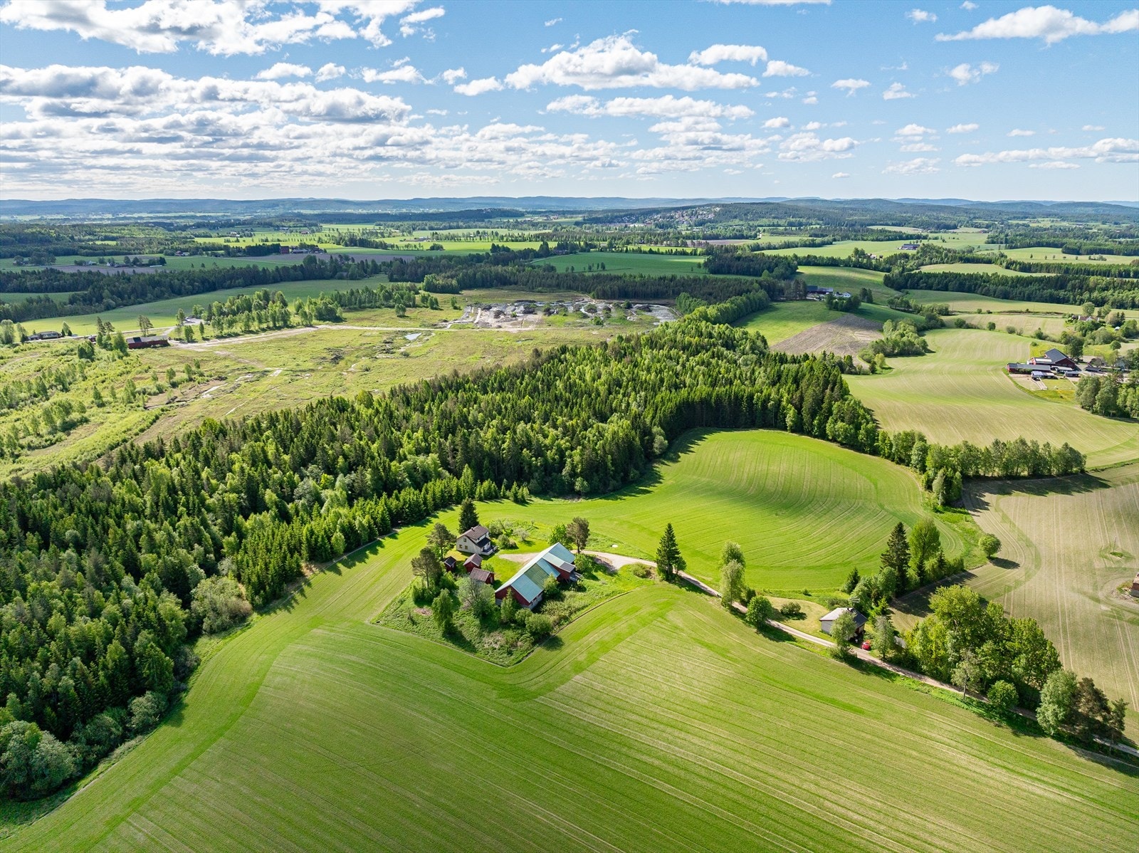 Aktiv eiendom ønsker deg velkommen til Ellingsdalsvegen 49 og 43! Galleribilde