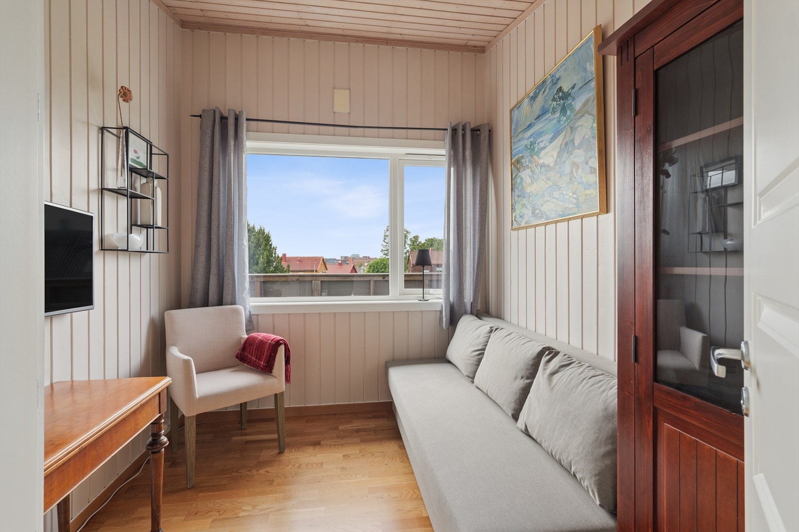 siste soverommet i andre etasje også her perfekt som enten barnerom eller kontor Galleribilde