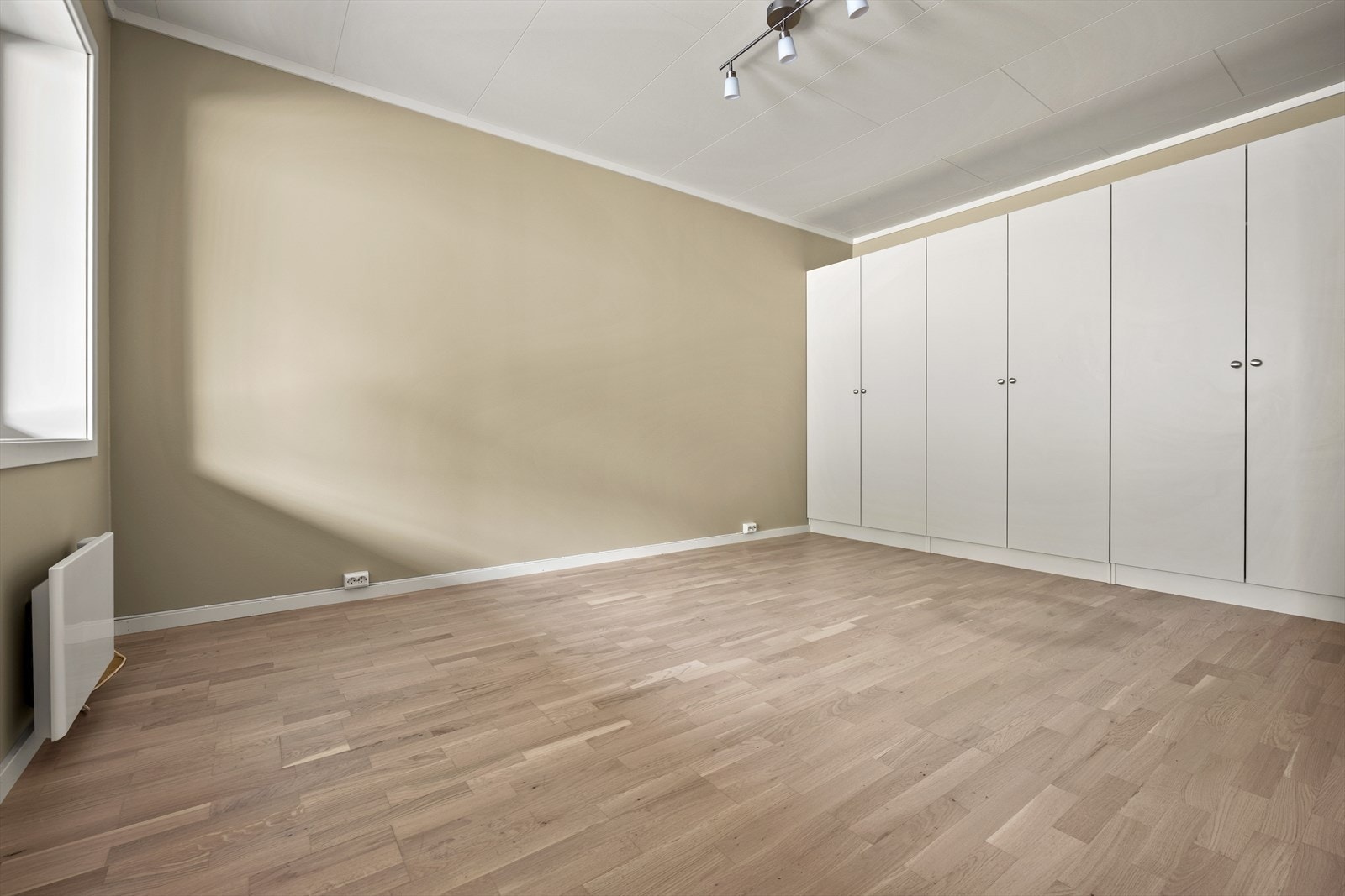Rommet er romslig og lett å møblere. Galleribilde