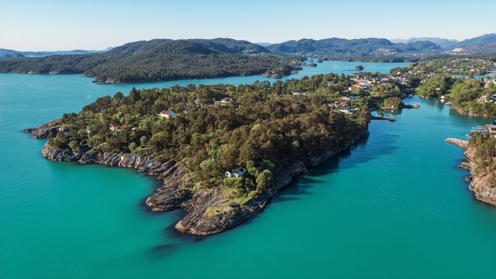 Strøno i bakgrunnen. Galleribilde