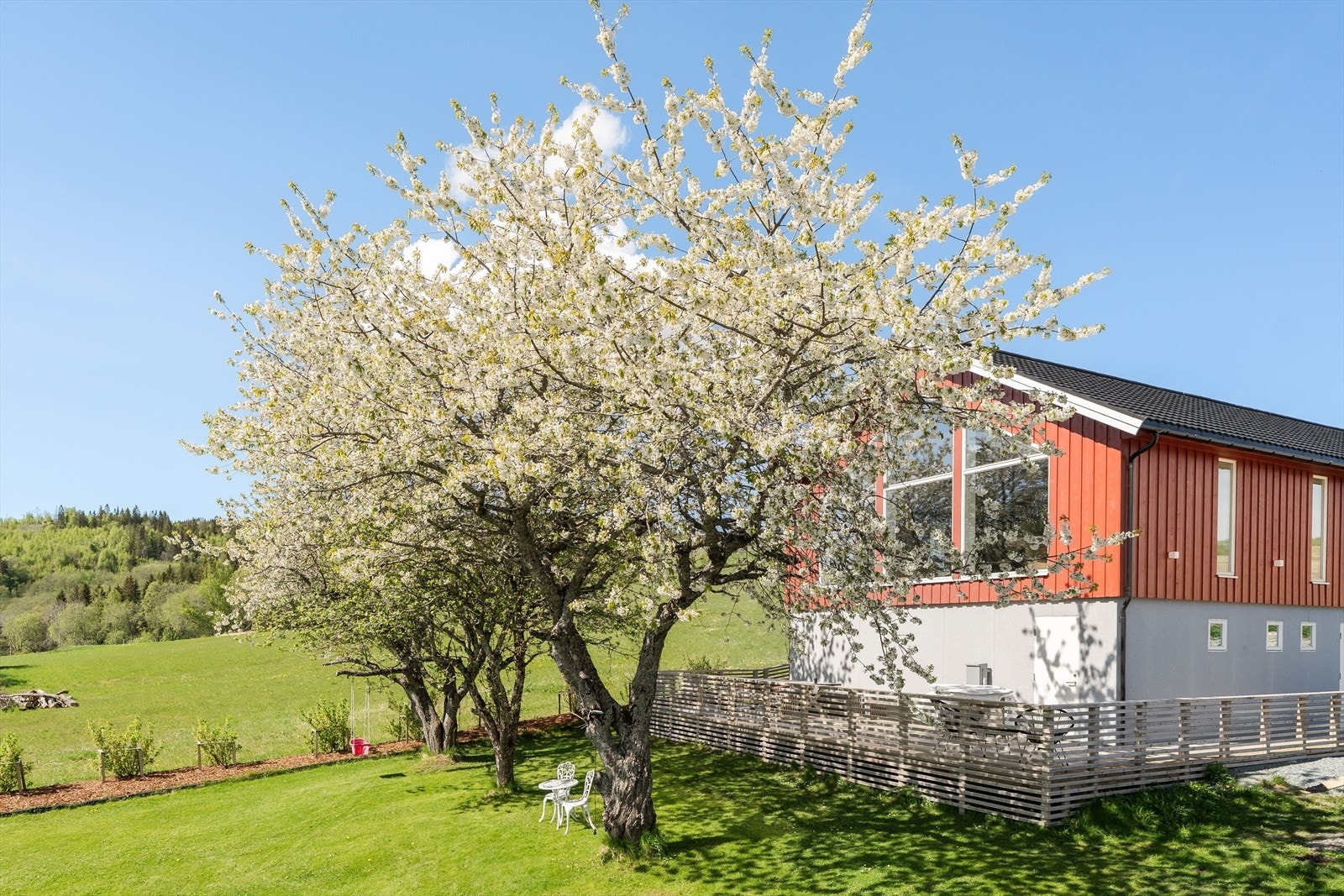 Det er ca. 6 km kjøring til Heimdal sentrum, og ca. 4 minutters kjøring til barnehage, skole og matbutikk på Nypvang/Klett.0-1.jpg Galleribilde