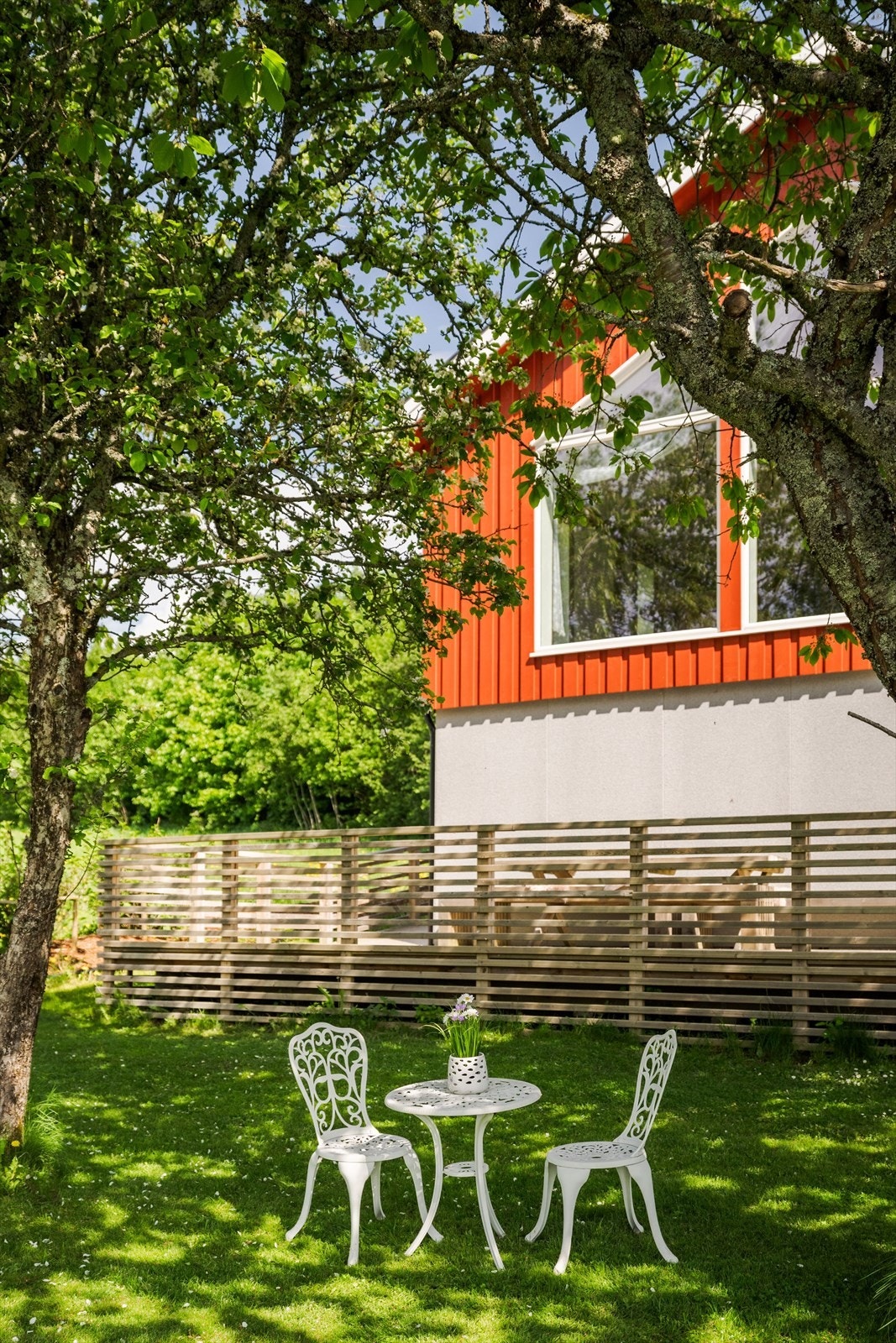 Ved Skogly, ca. 1 km unna, finner man lysløype og tilgang til mange mil med skiløyper videre inn mot resten av Bymarka, blant annet Granåsen, Rønningen, Grønlia og Estenstadhytta. Galleribilde