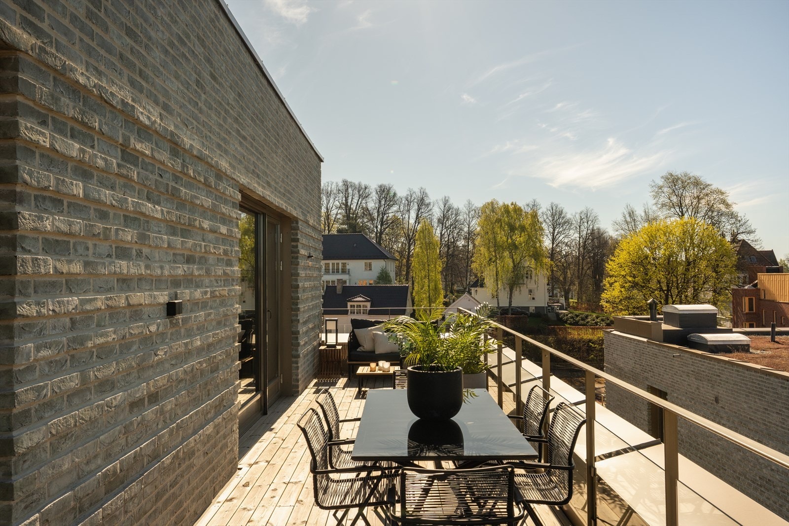 Et perfekt sted å nyte middagen på solfylte sommerdager. Galleribilde